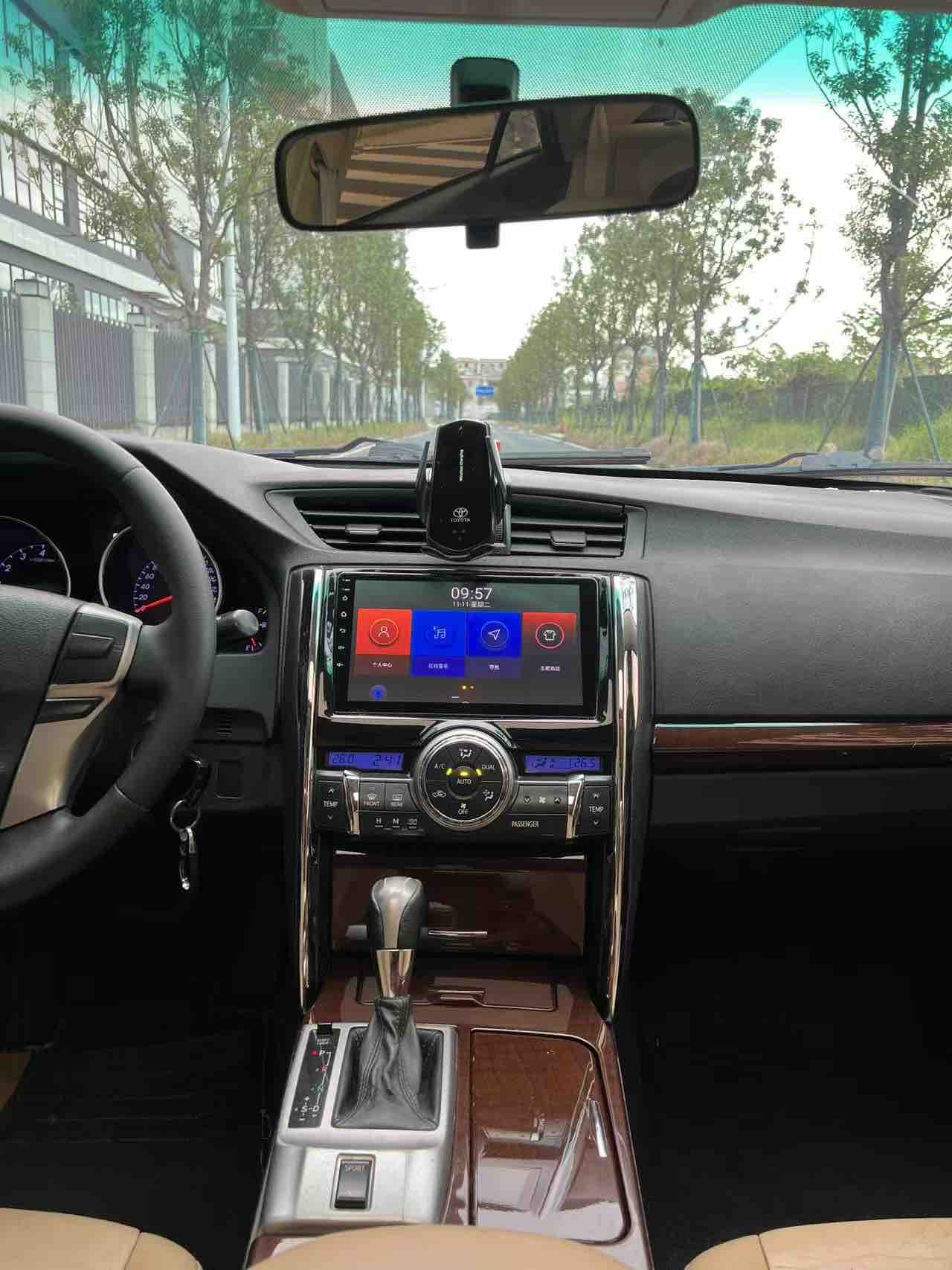 Toyota Reiz 2014 صورة سيارة #22