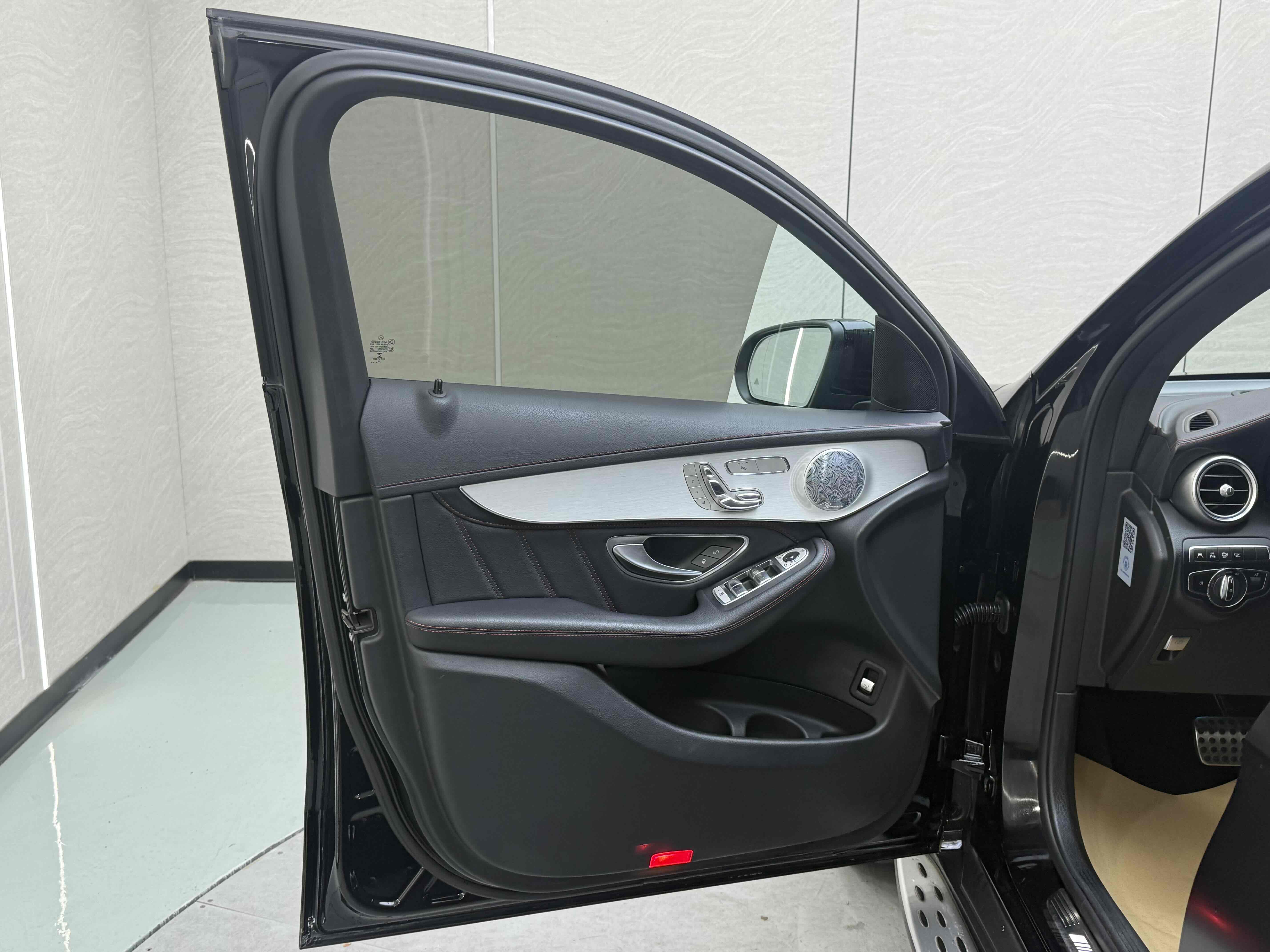 Mercedes-Benz GLC Coupe AMG 2018 صورة سيارة #22