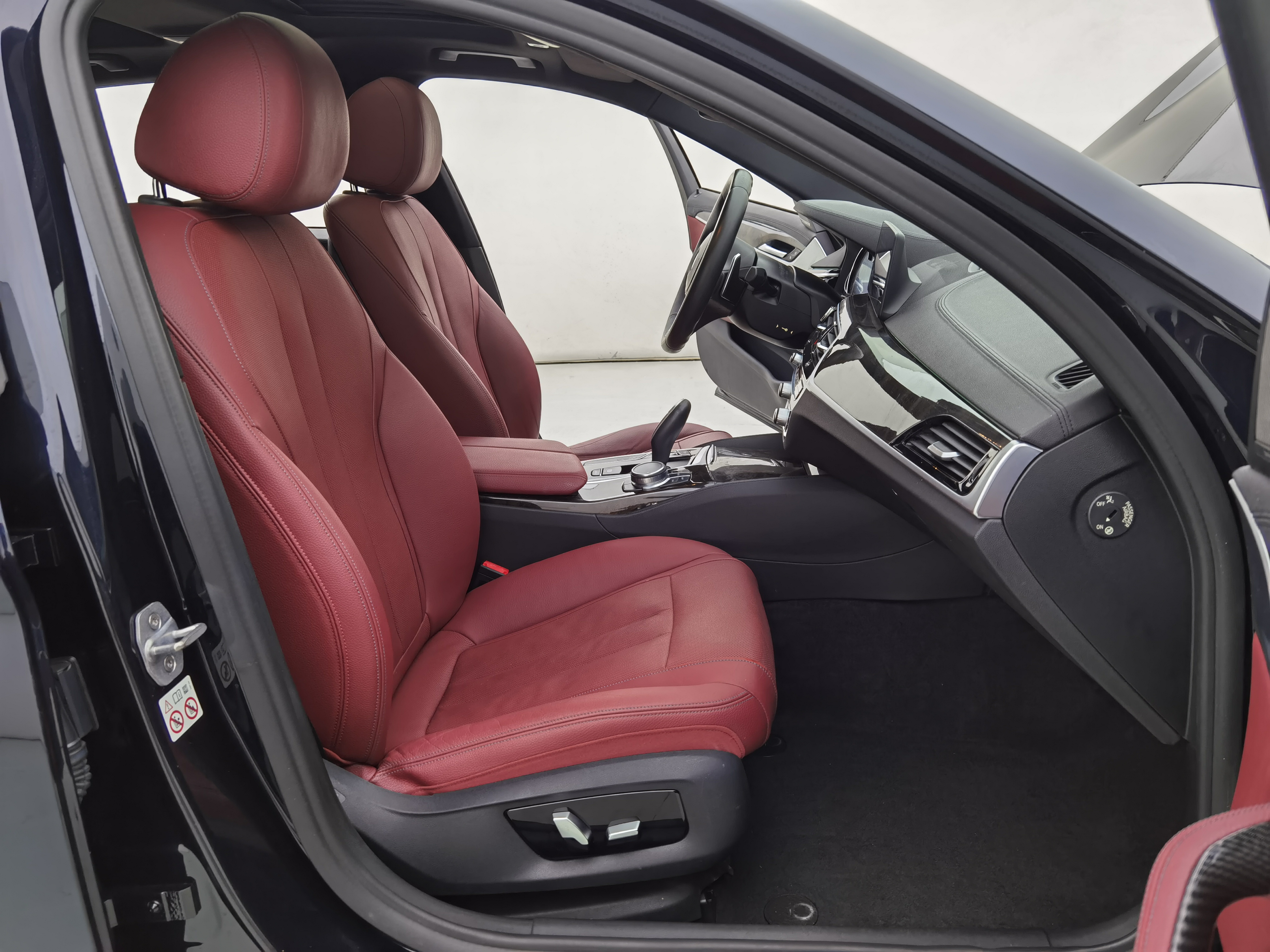 BMW 5 Series 2018 #22 BMW 5 Series 2018 car image #22