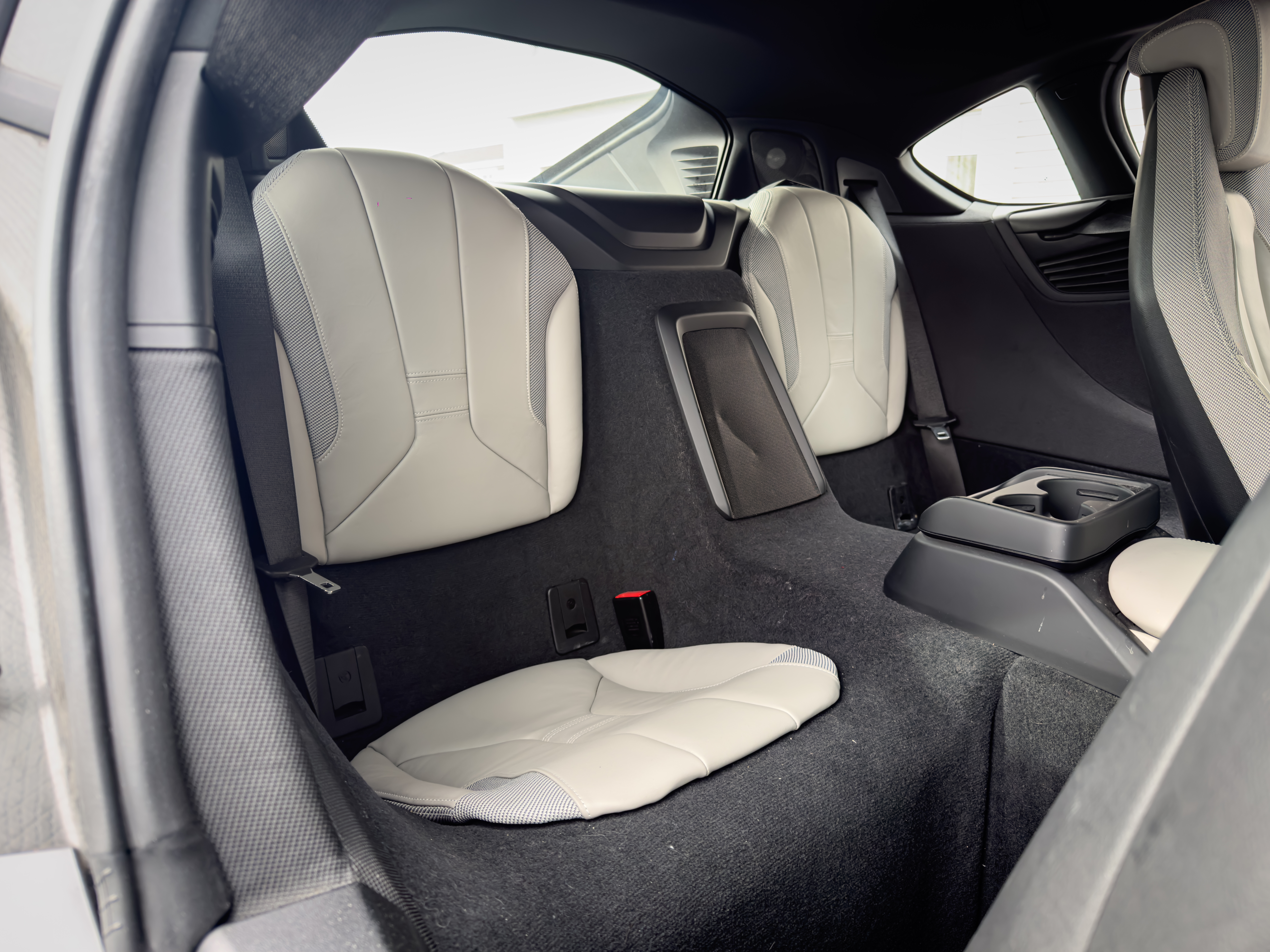 BMW i8 2015 car image #22