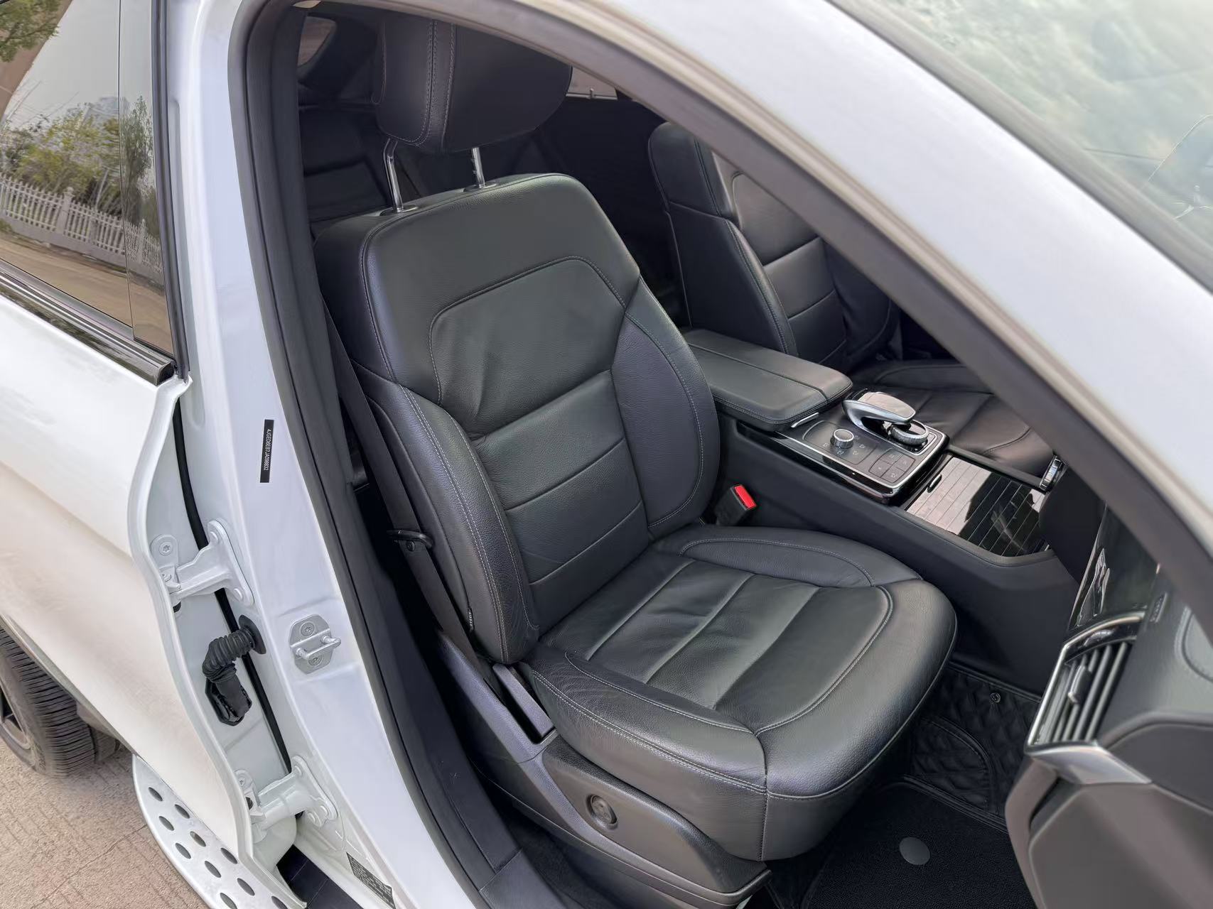 Mercedes-Benz GLE Coupe AMG 2018 car image #22