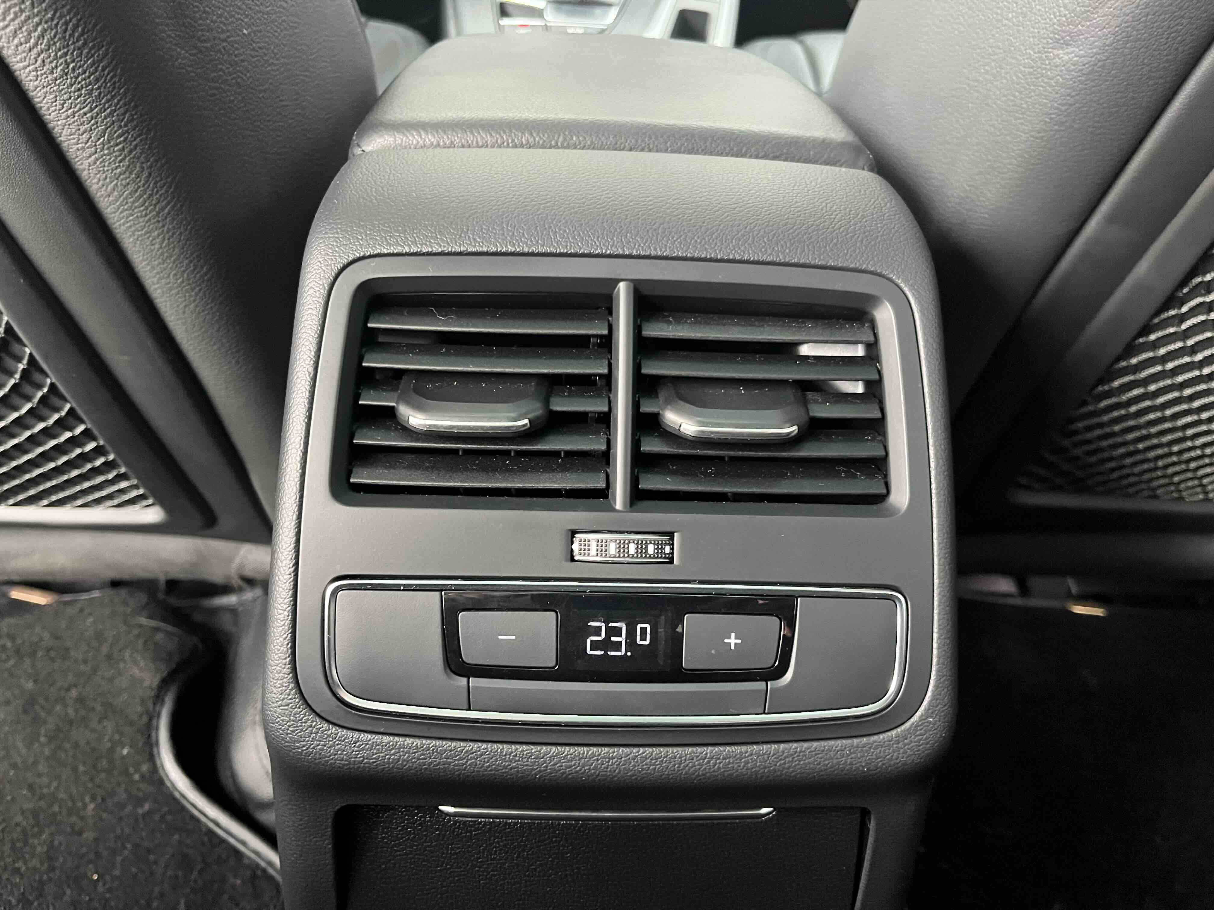 Audi A4L 2019 imagem de carro #22