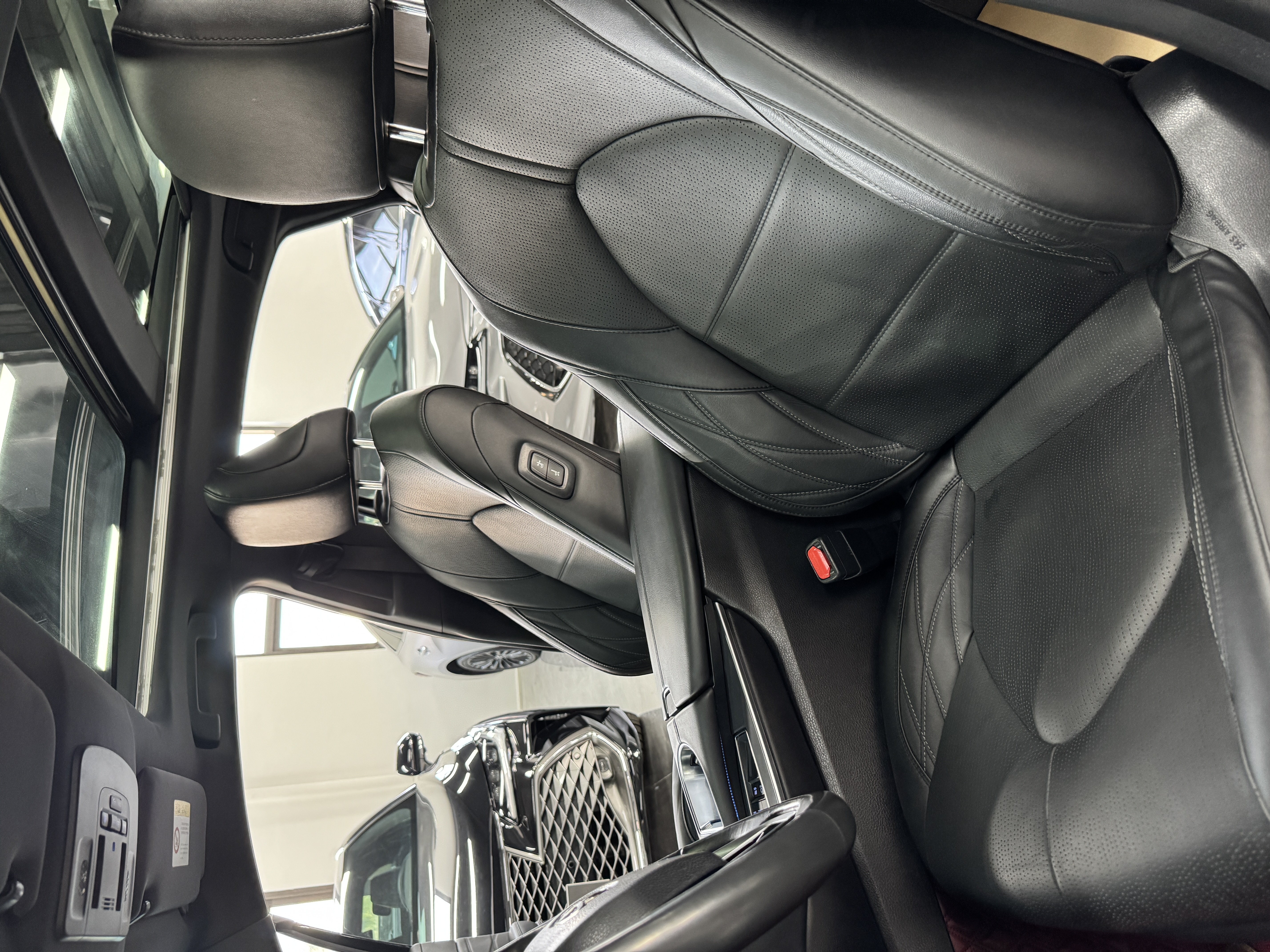 Toyota Avalon 2019 car image #22