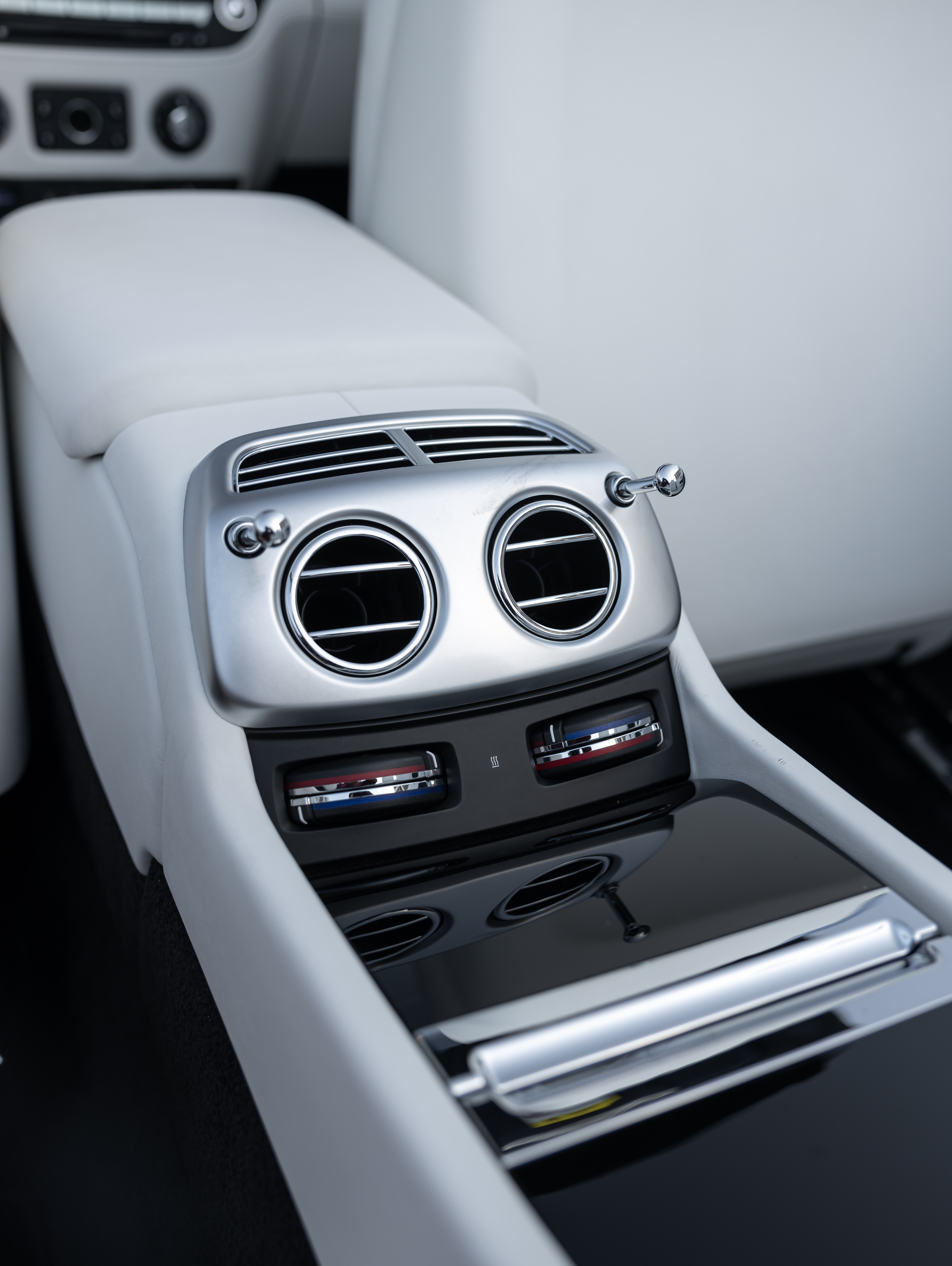 劳斯莱斯 曜影 2019 汽车图片 #22