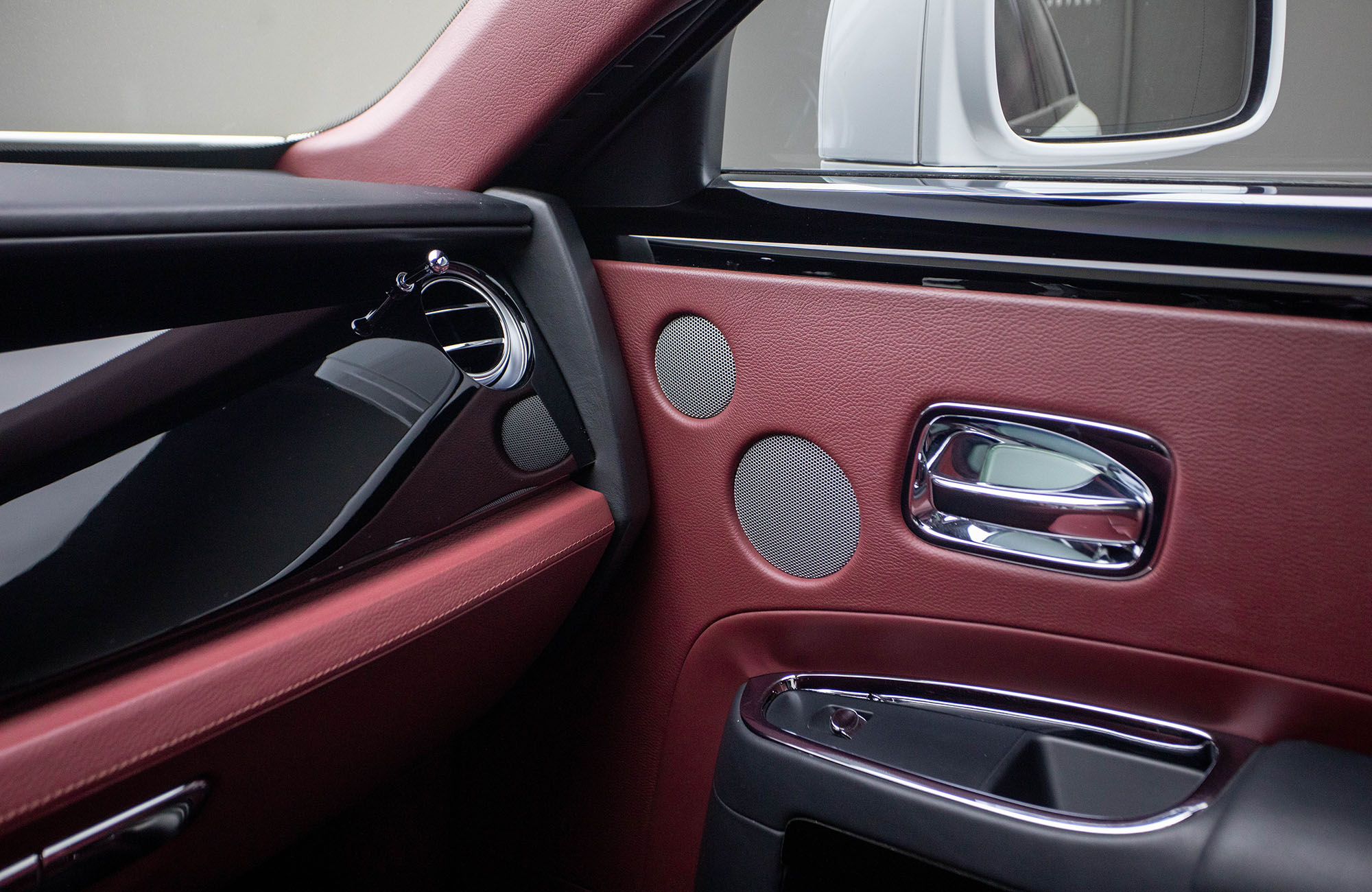 Rolls-Royce Ghost 2011 car image #22