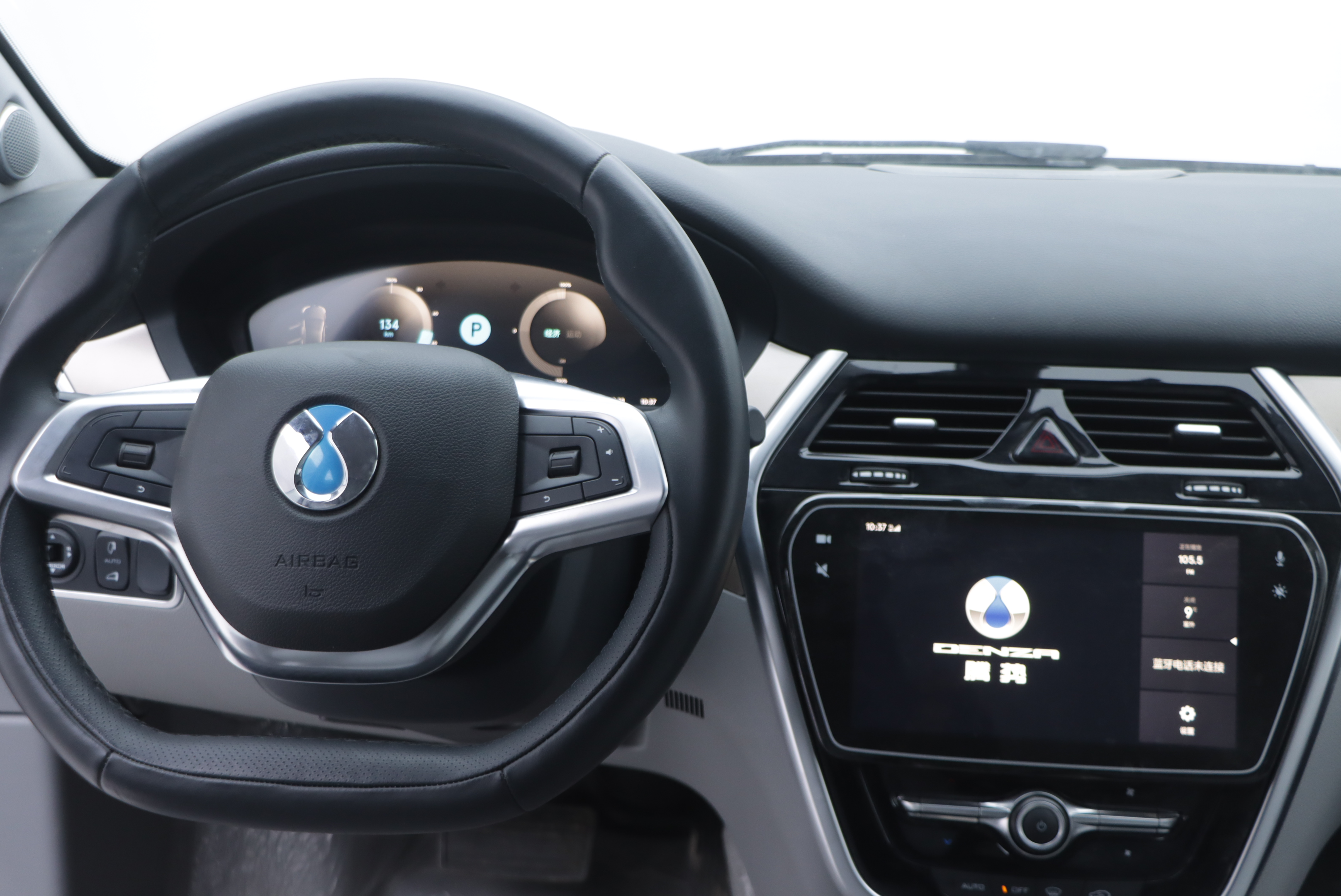 Denza 2019 car image #22