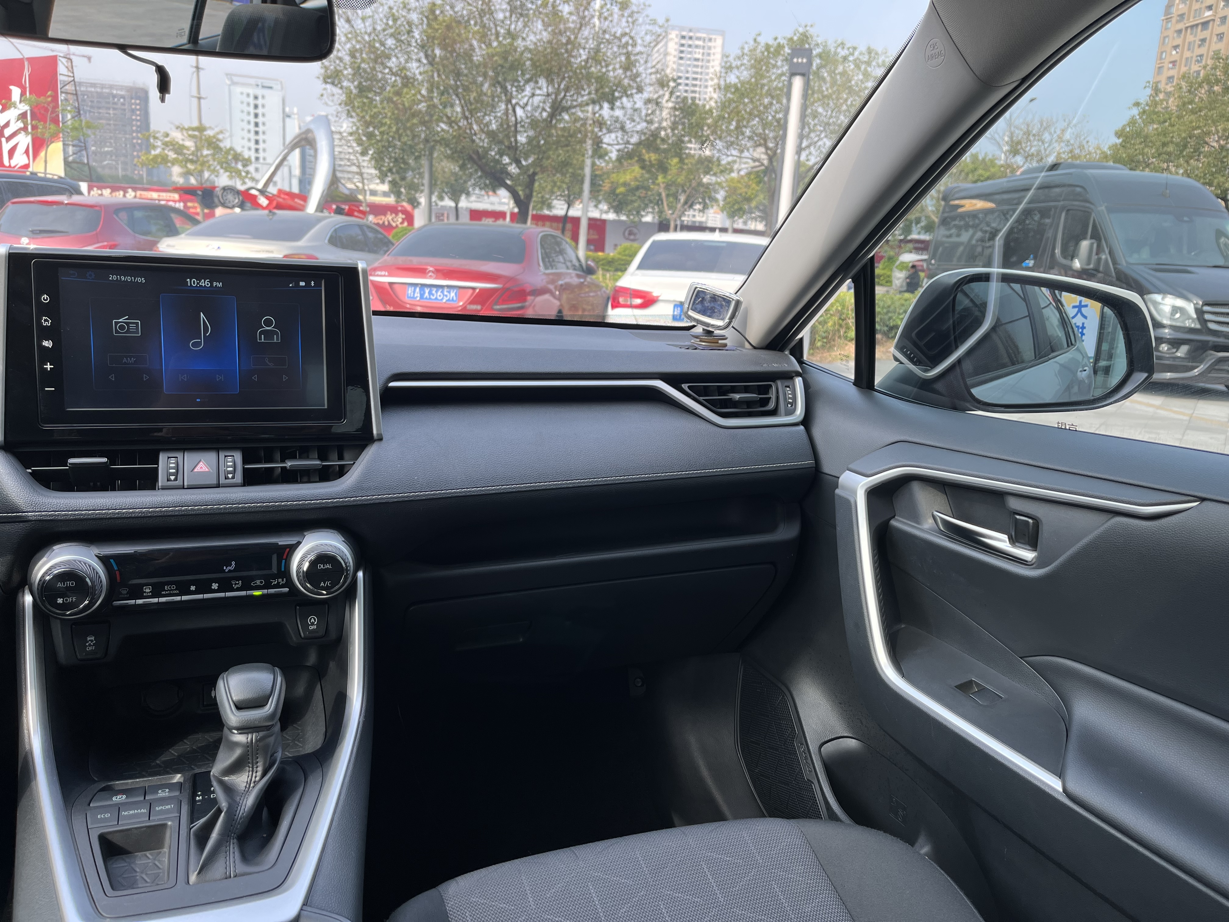 Toyota RAV4 2019 #22 Toyota RAV4 2019 car image #22