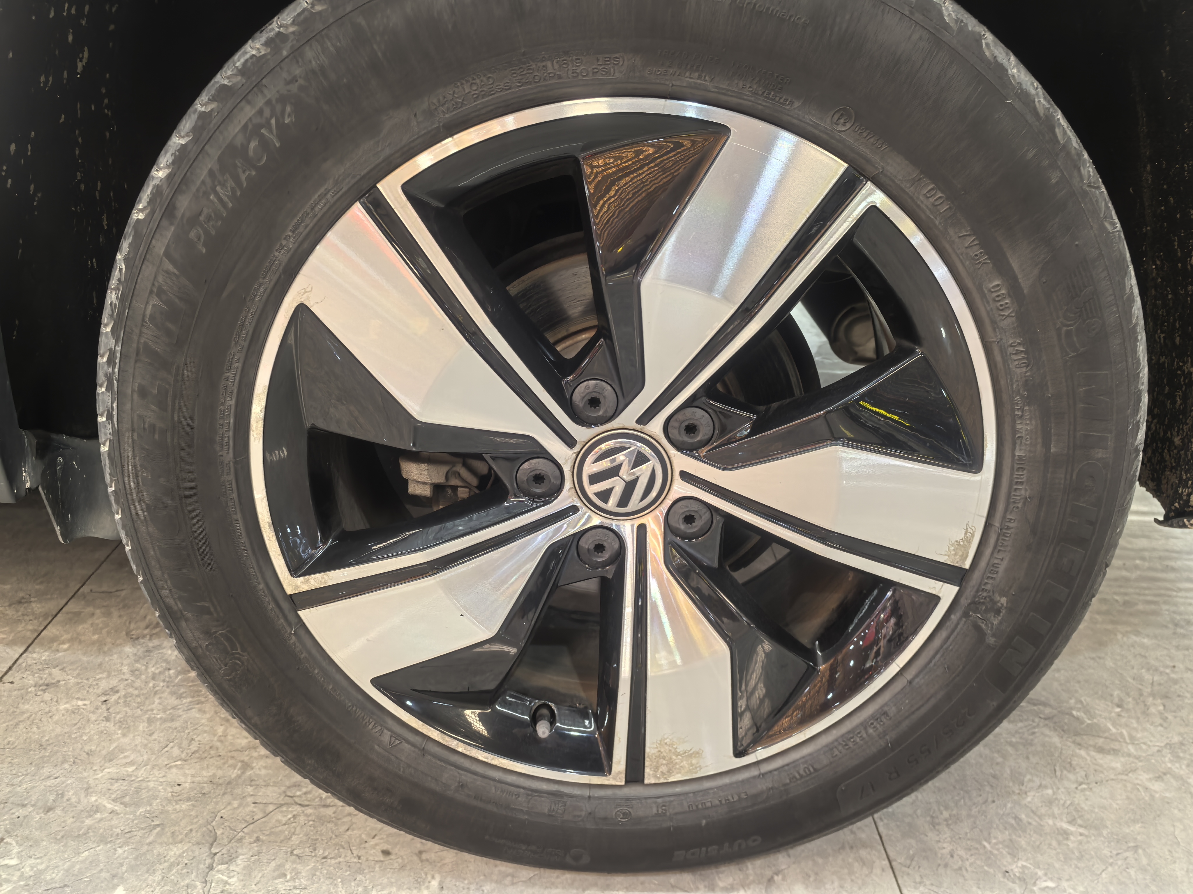 Volkswagen Tharu 2020 car image #22