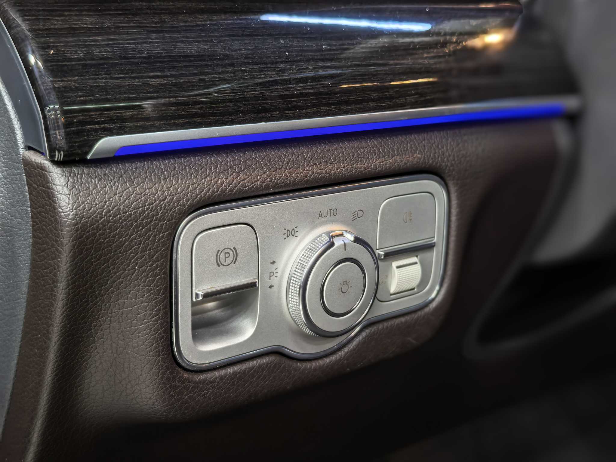 Mercedes-Benz GLE Class 2020 car image #22