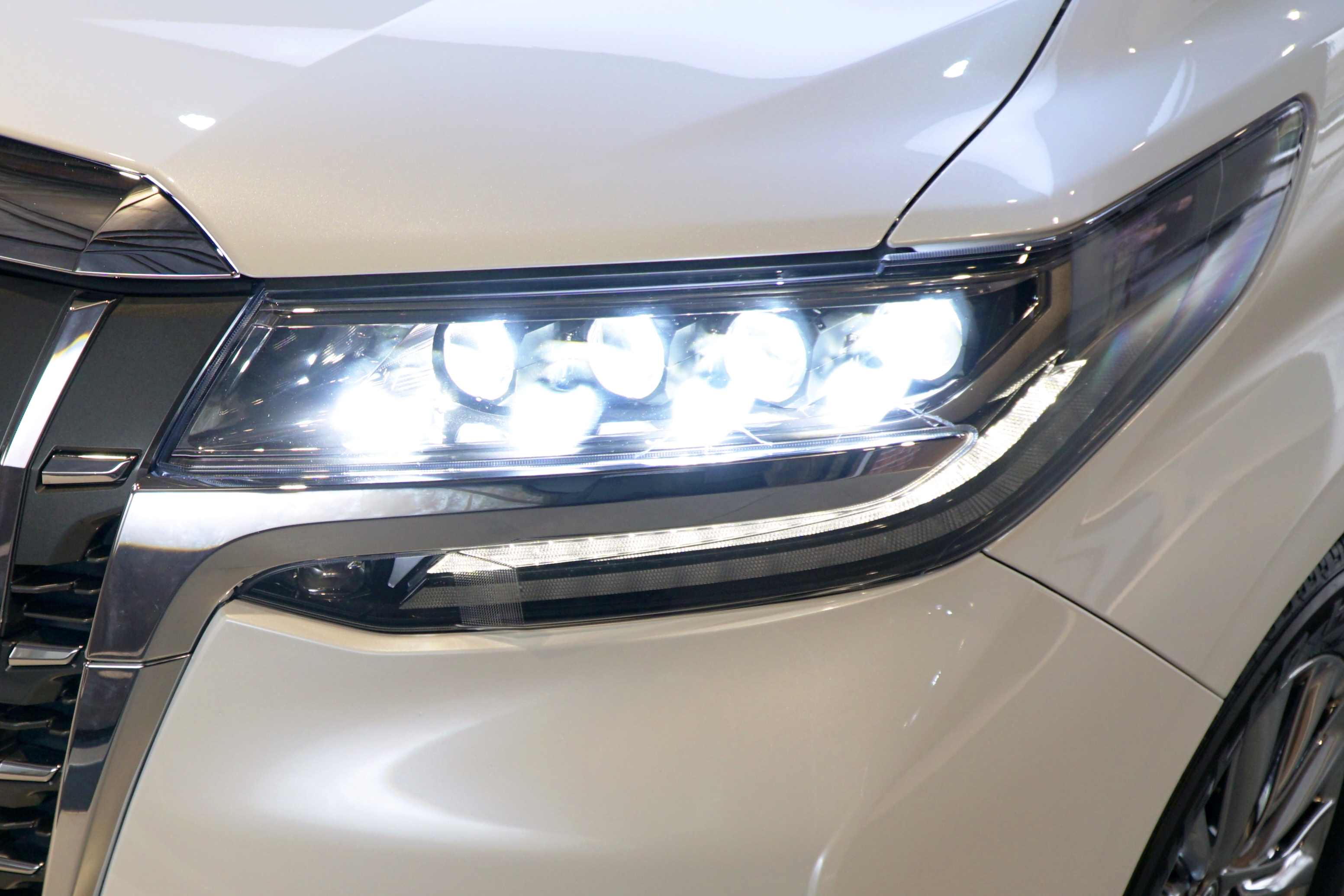 Toyota Alphard 2020 image de voiture #22