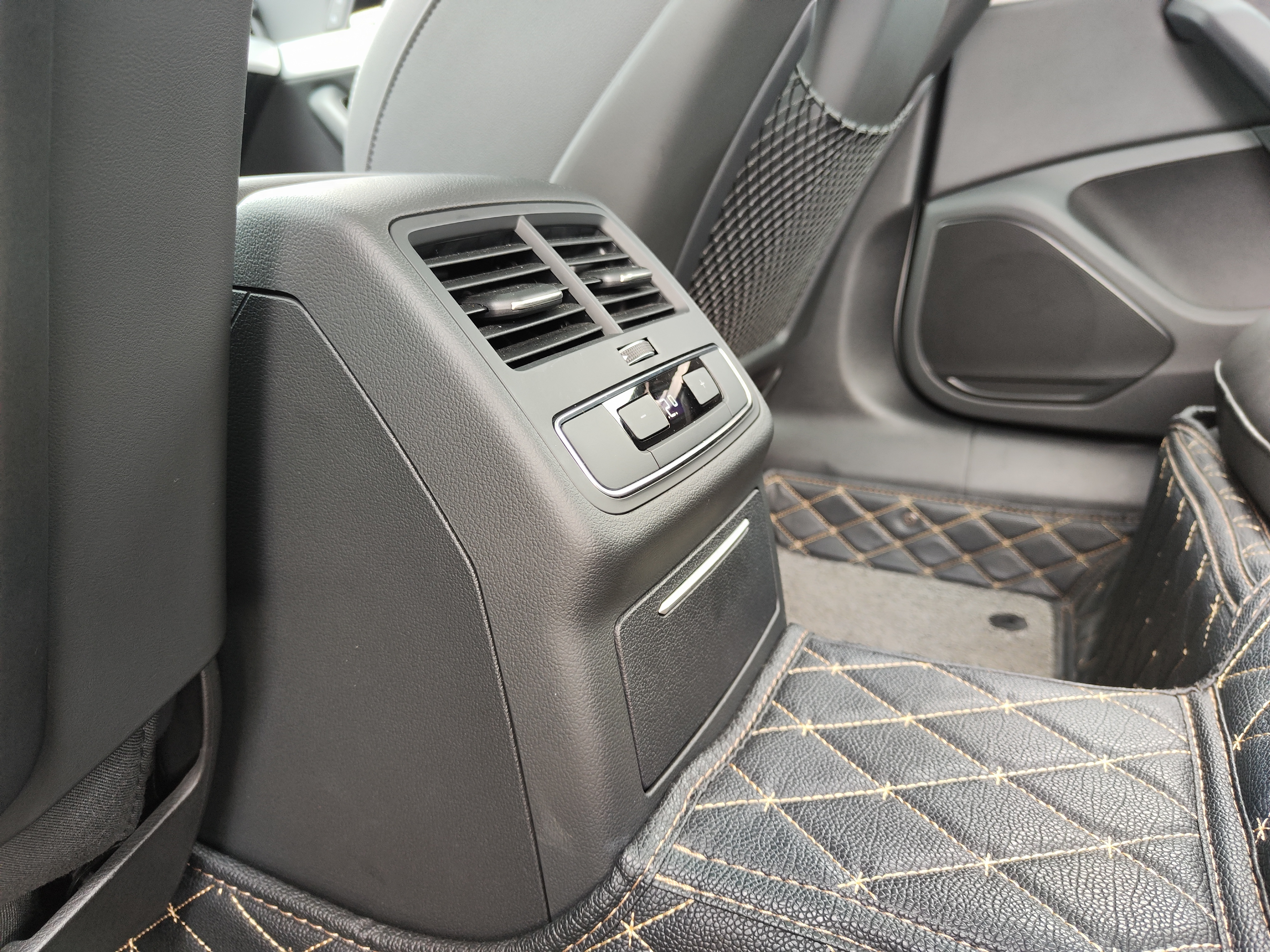 Audi A4L 2020 #22 Audi A4L 2020 car image #22