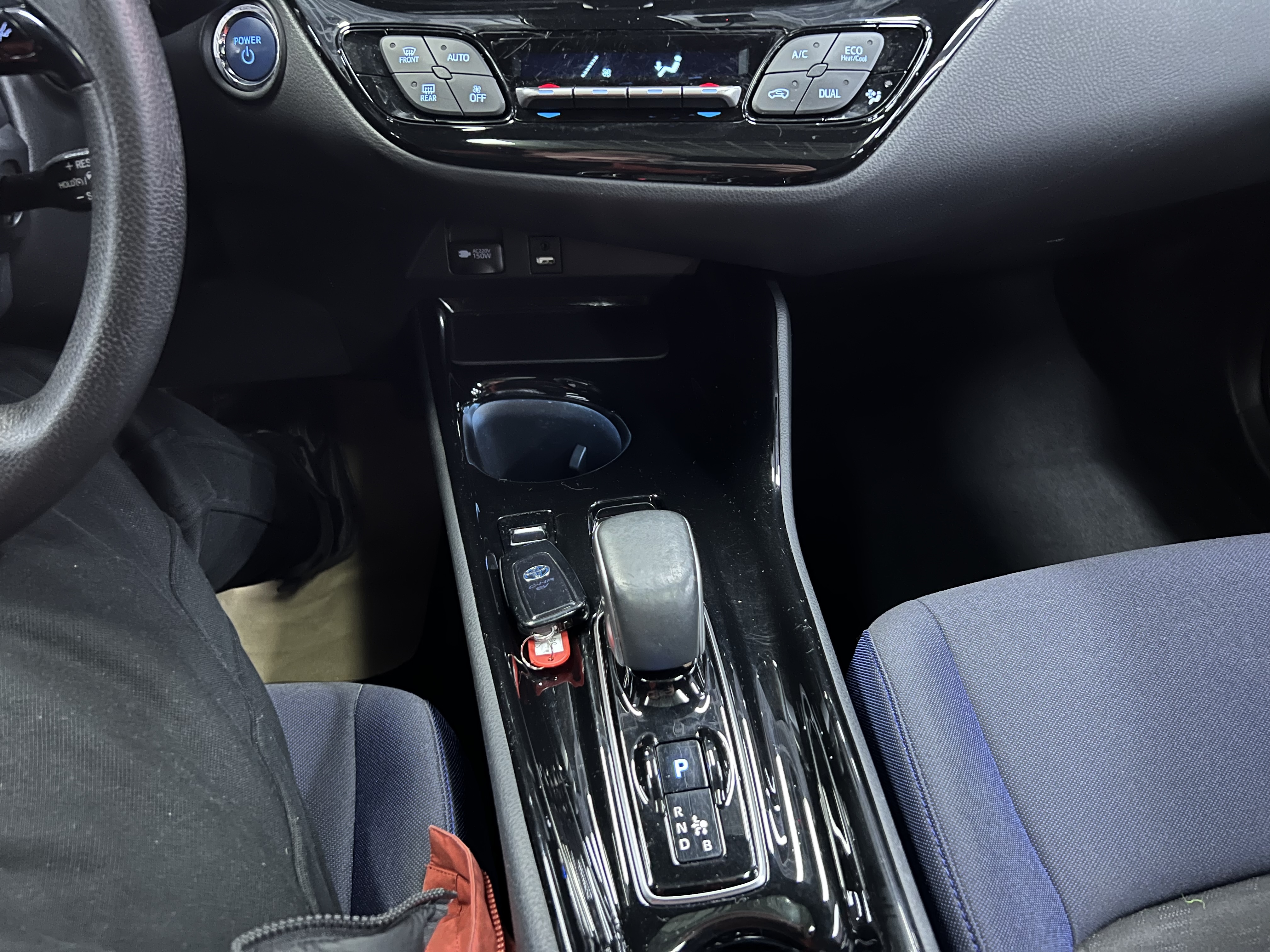 Toyota C-HR EV 2021 immagine di auto #22