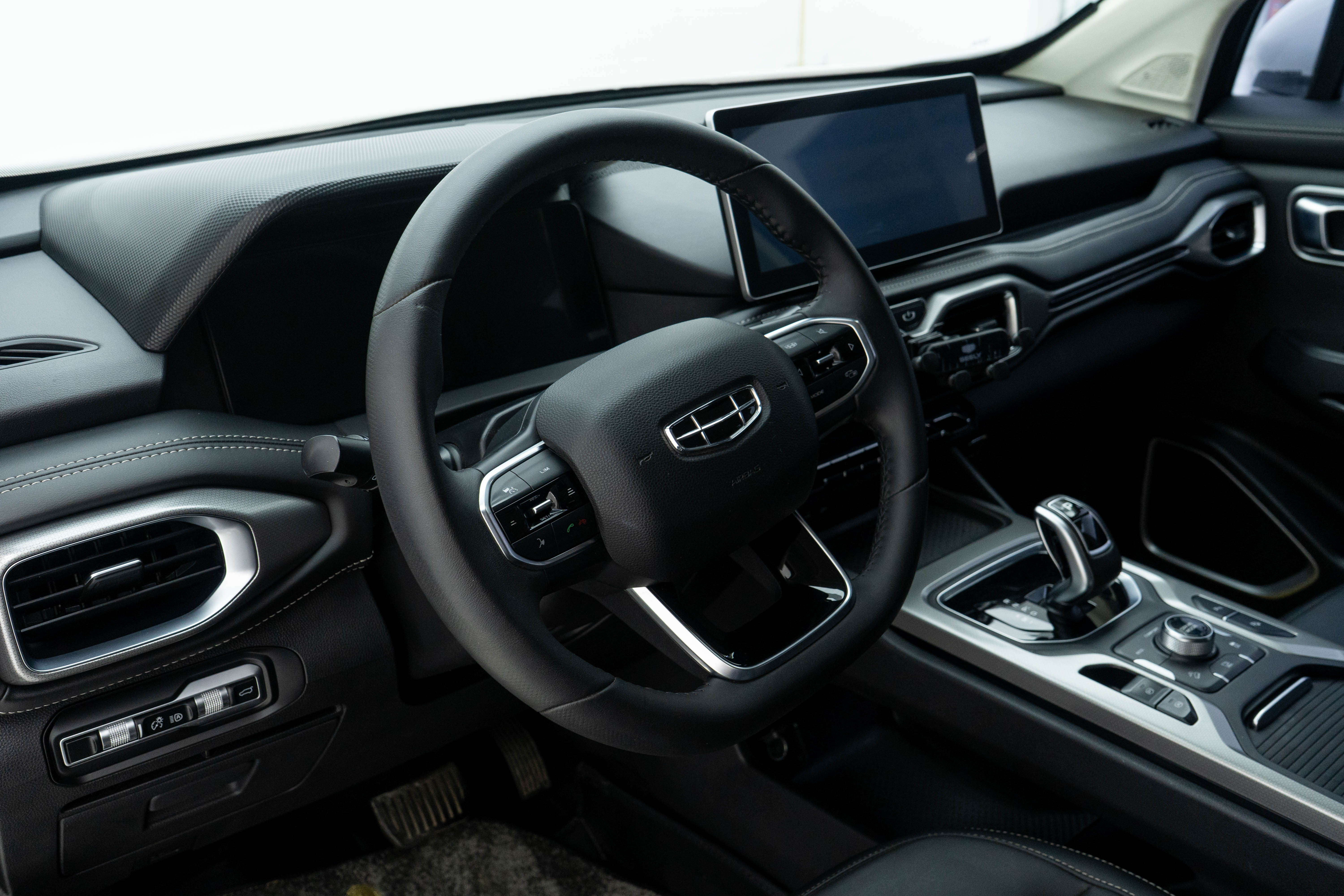 GEELY Okavango 2021 car image #22