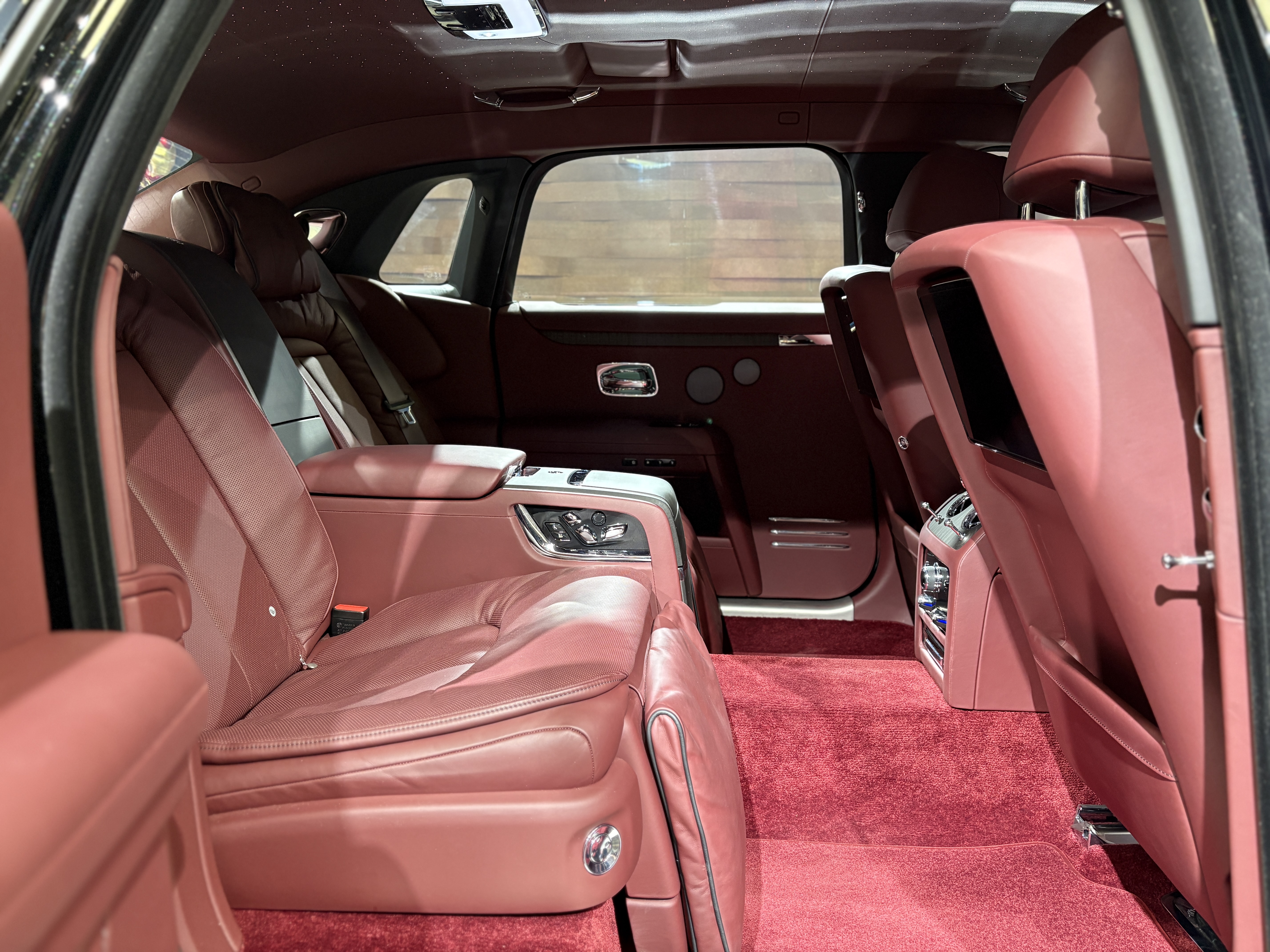 劳斯莱斯 古思特 2022 #22 劳斯莱斯 古思特 2022 汽车图片 #22