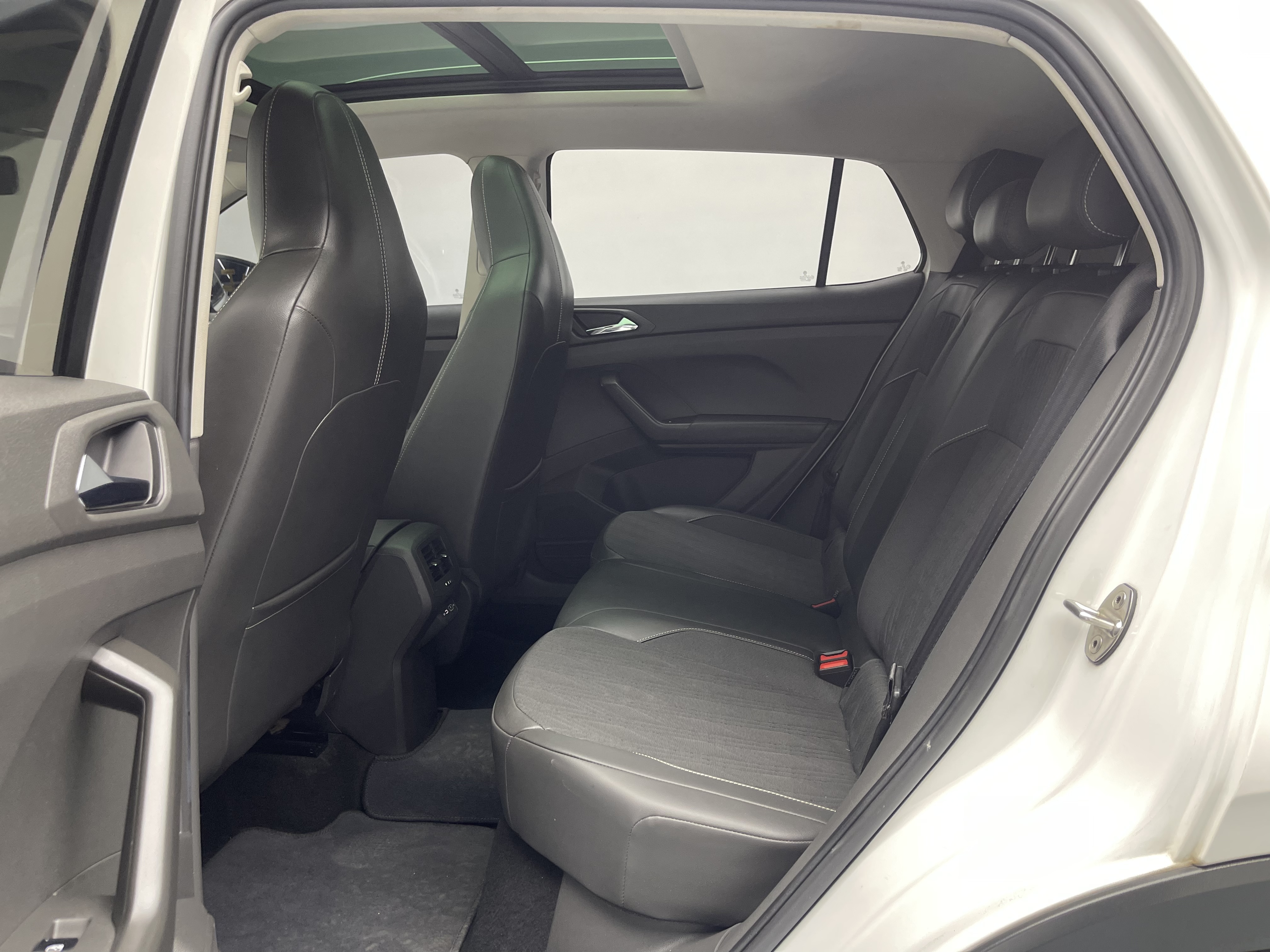 Volkswagen T-Cross 2021 car image #22
