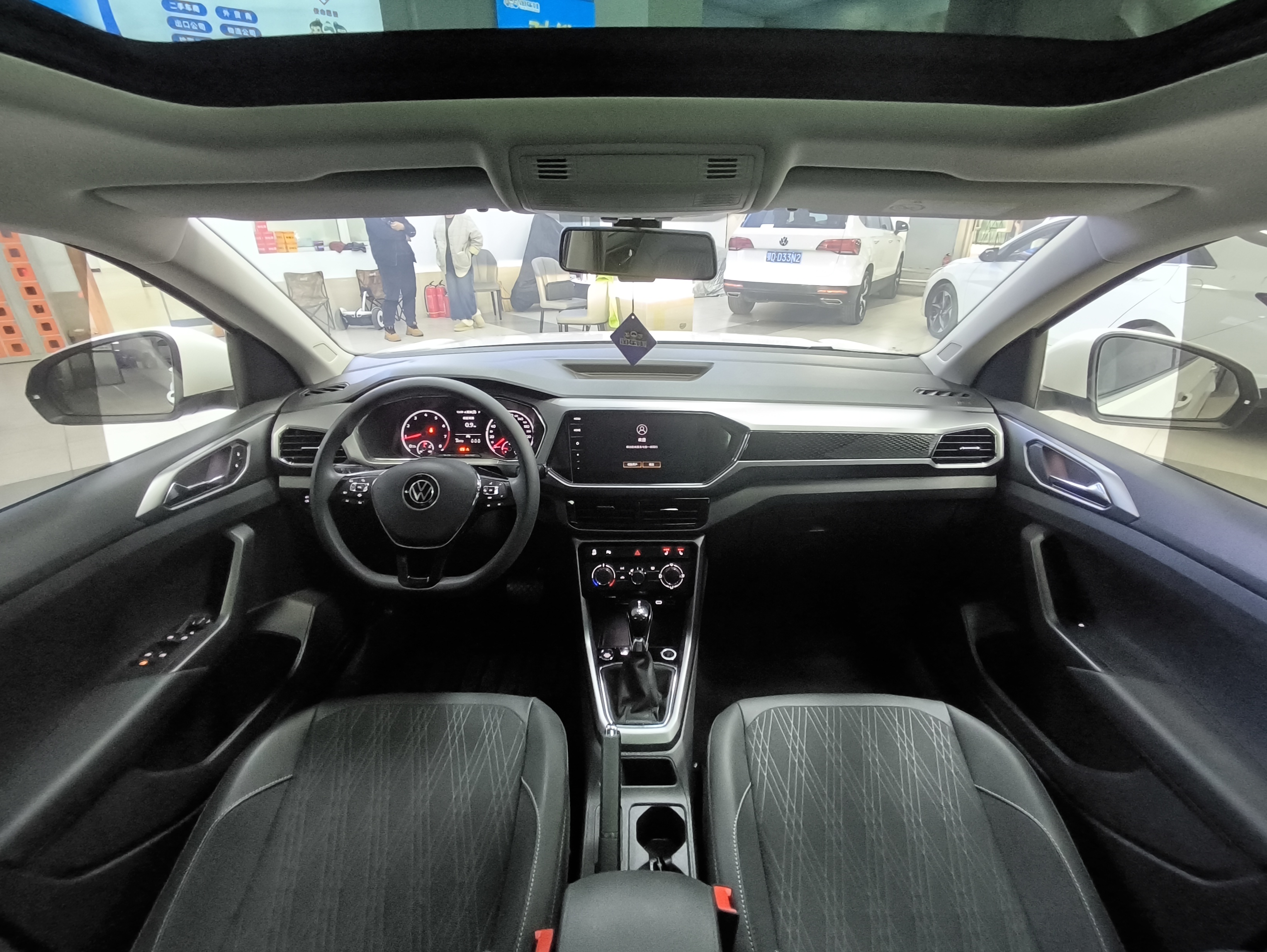 Volkswagen T-Cross 2021 #22 Volkswagen T-Cross 2021 car image #22