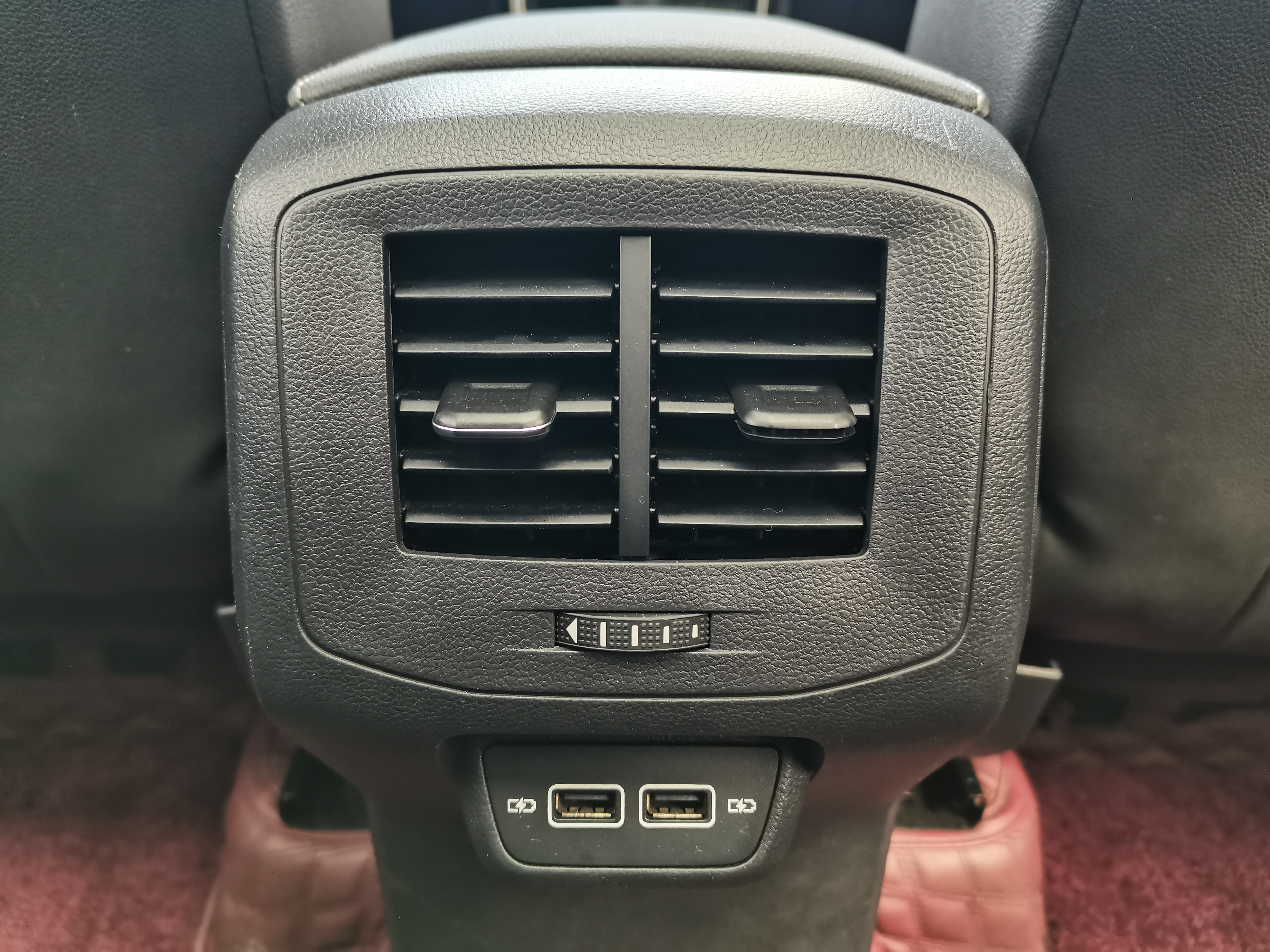 Volkswagen Tacqua 2022 car image #22