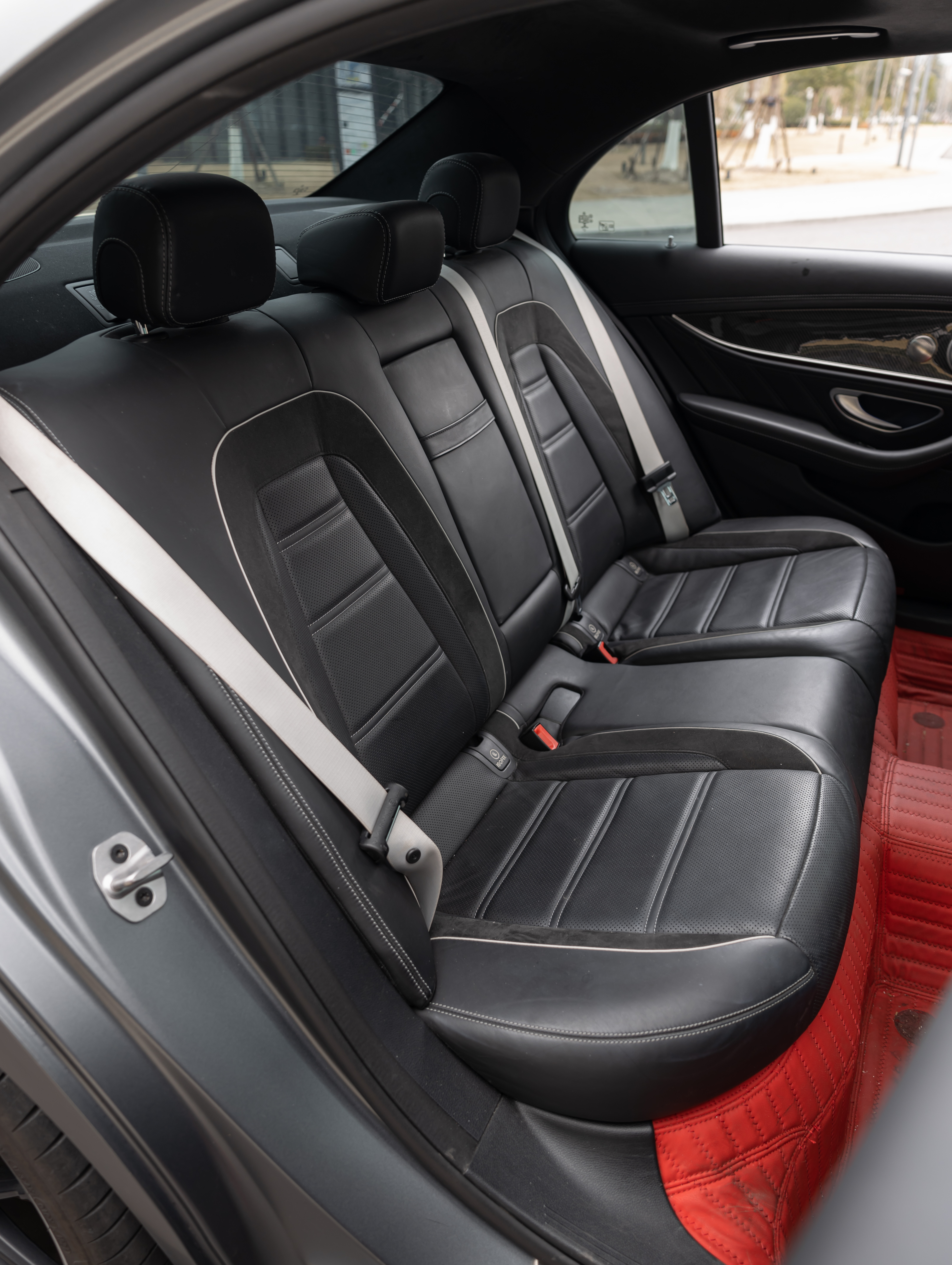 Mercedes-Benz E AMG 2021 صورة سيارة #22