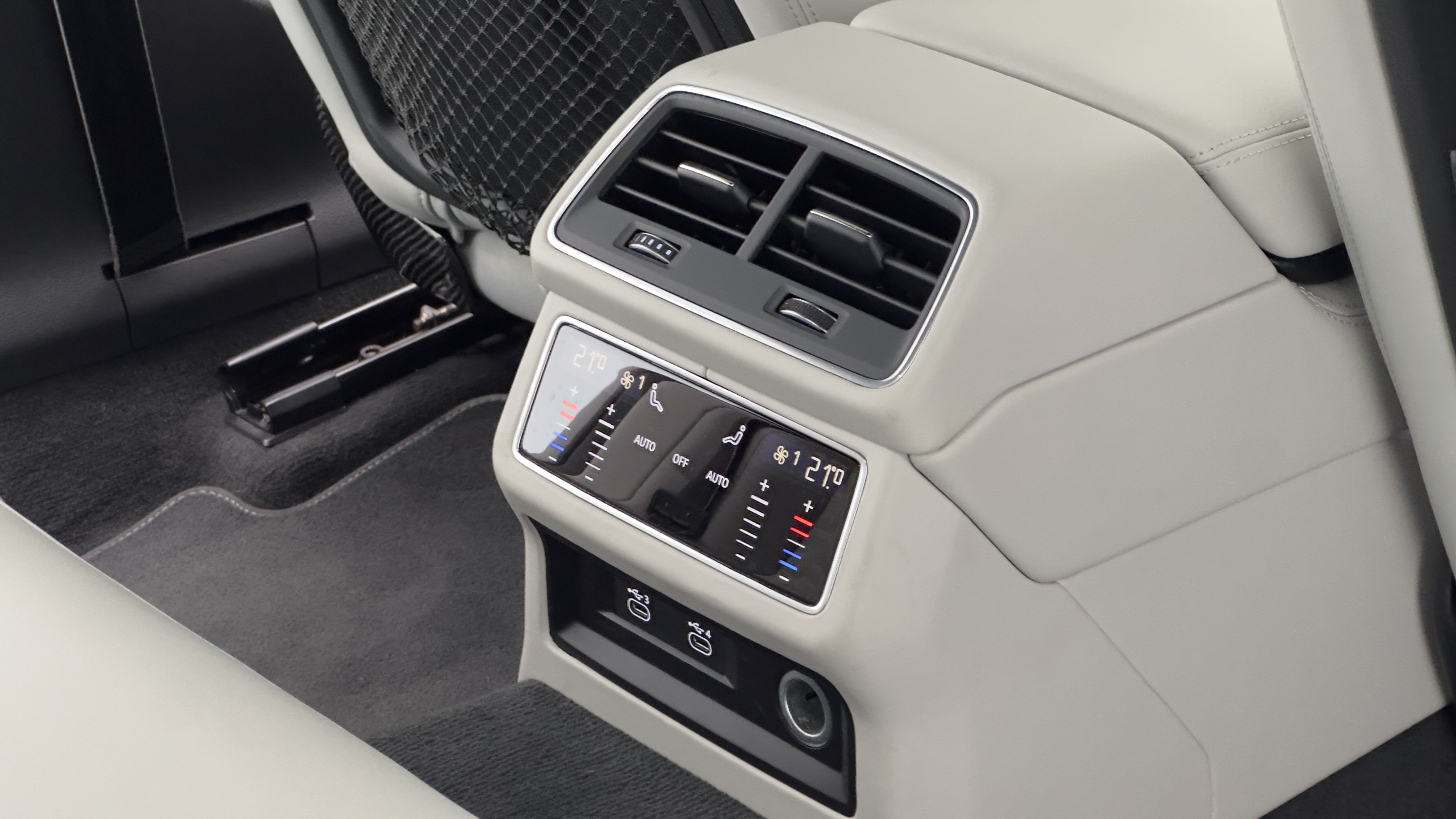 Audi RS 7 2021 car image #22