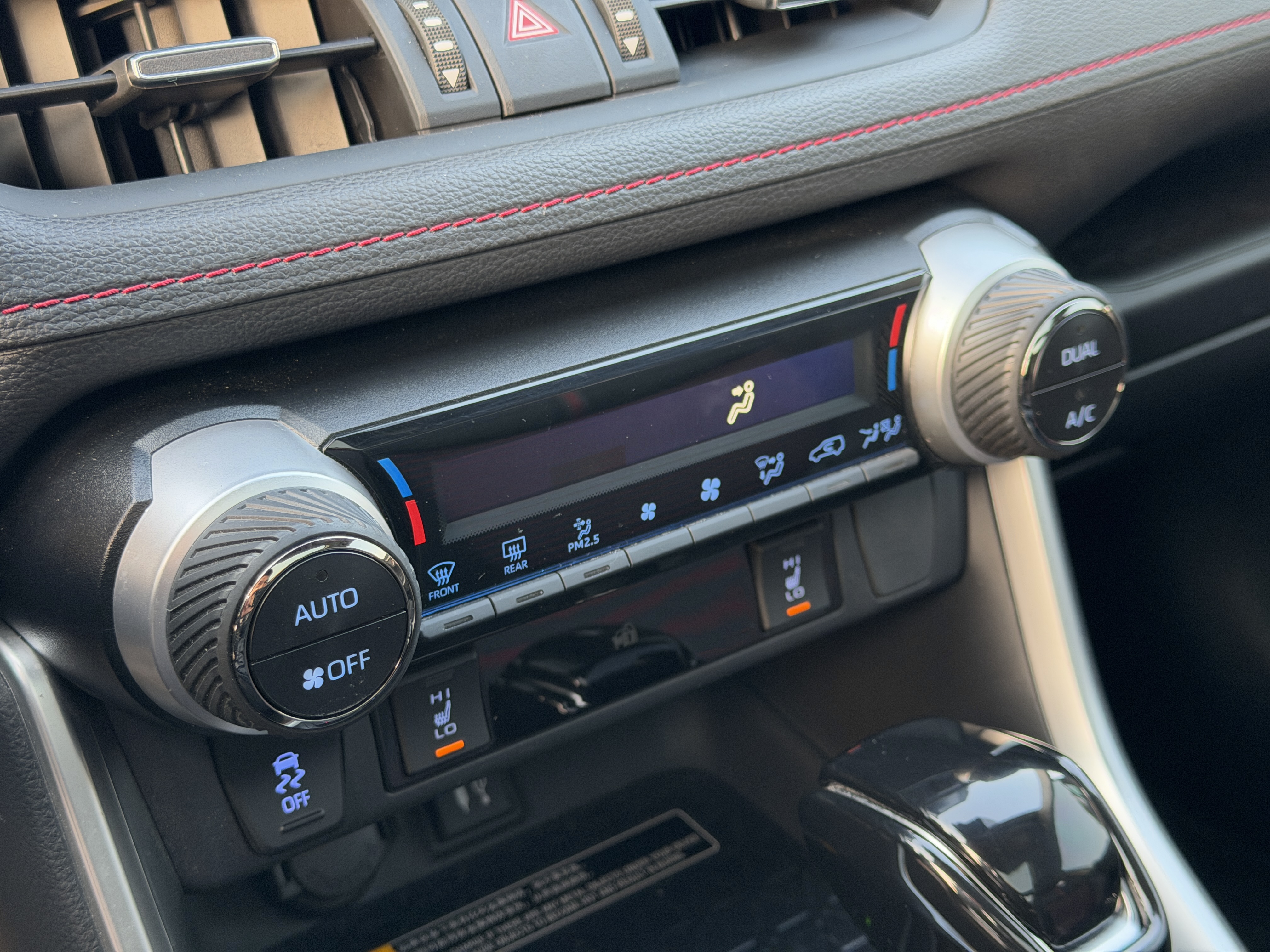 Toyota RAV4 Hybird E+ 2021 immagine di auto #22