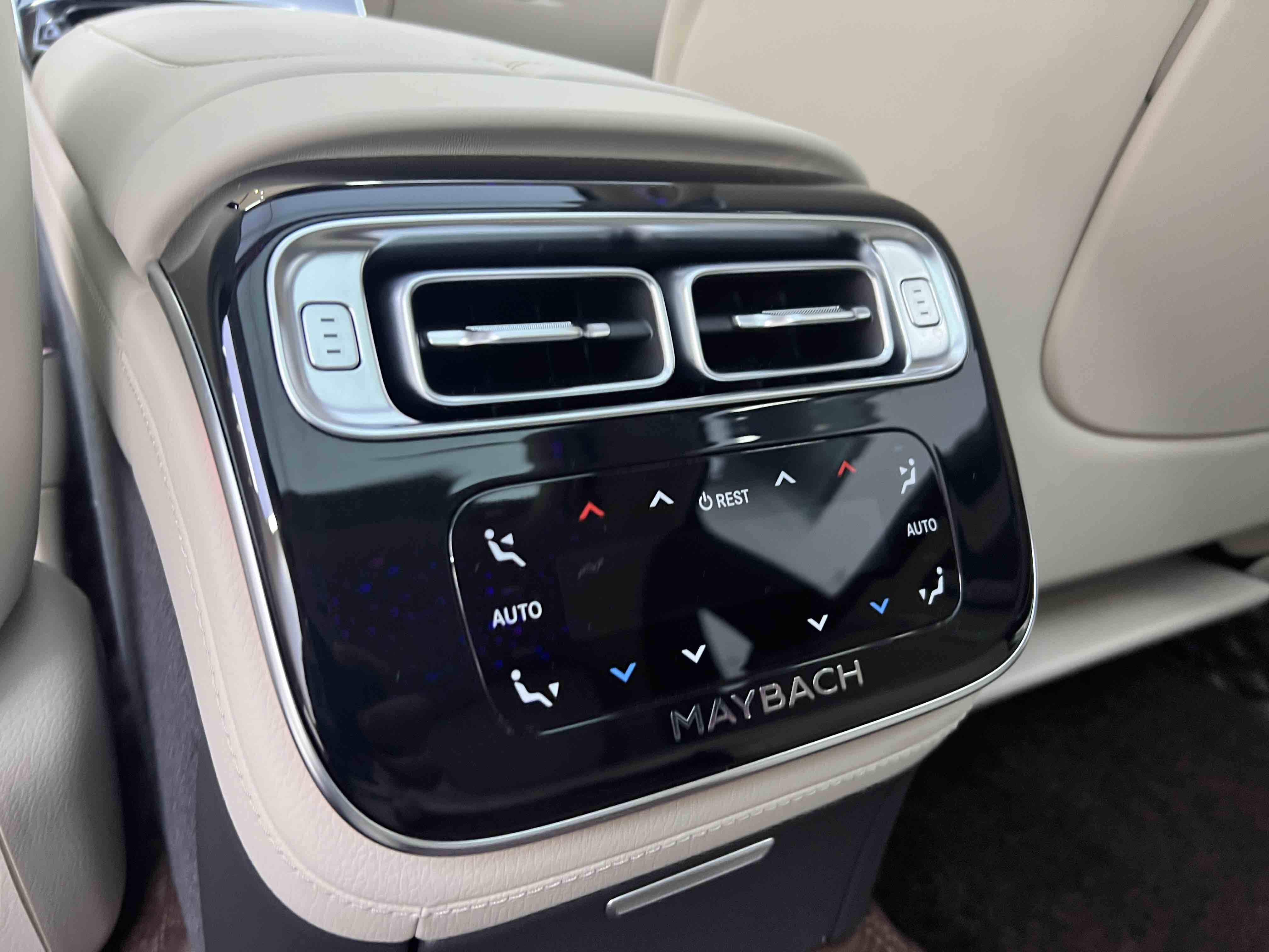 Mercedes-Benz Maybach S Class 2022 imagem de carro #22