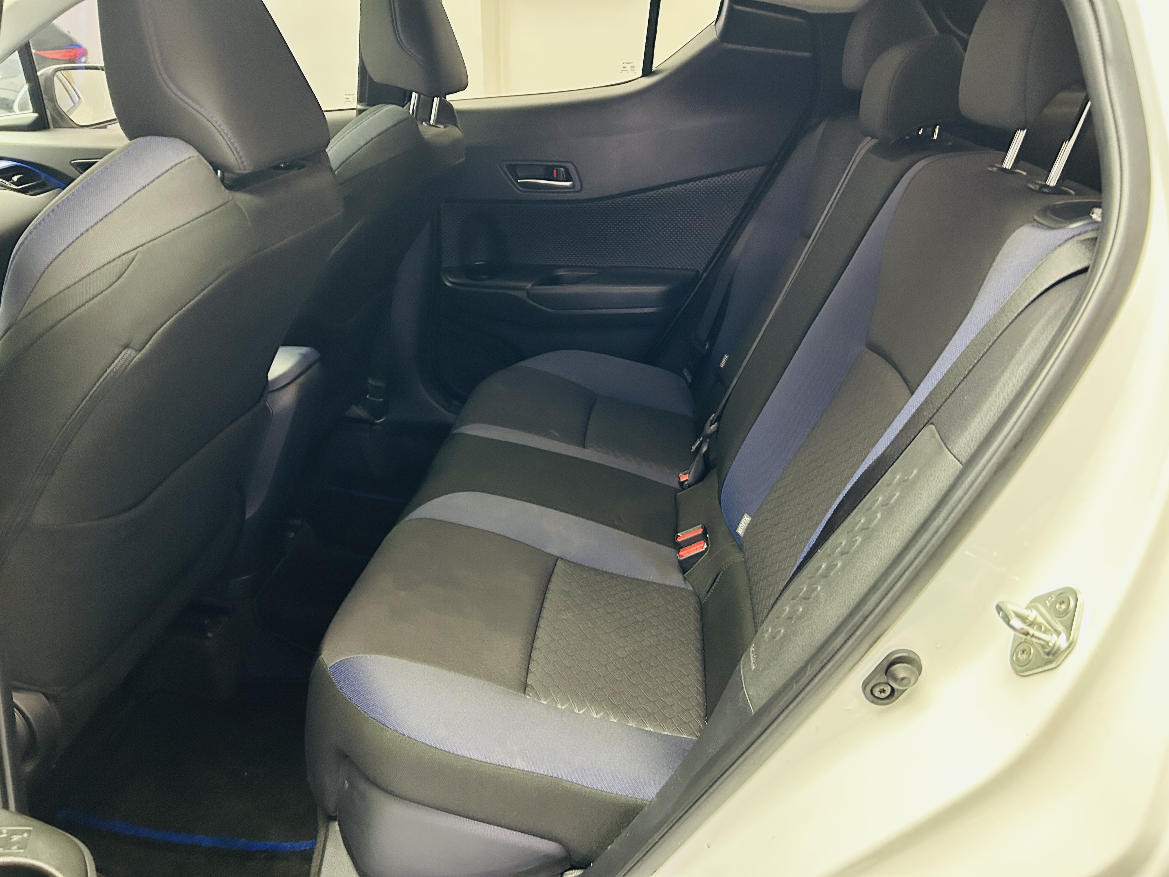 Toyota C-HR 2022 immagine di auto #22