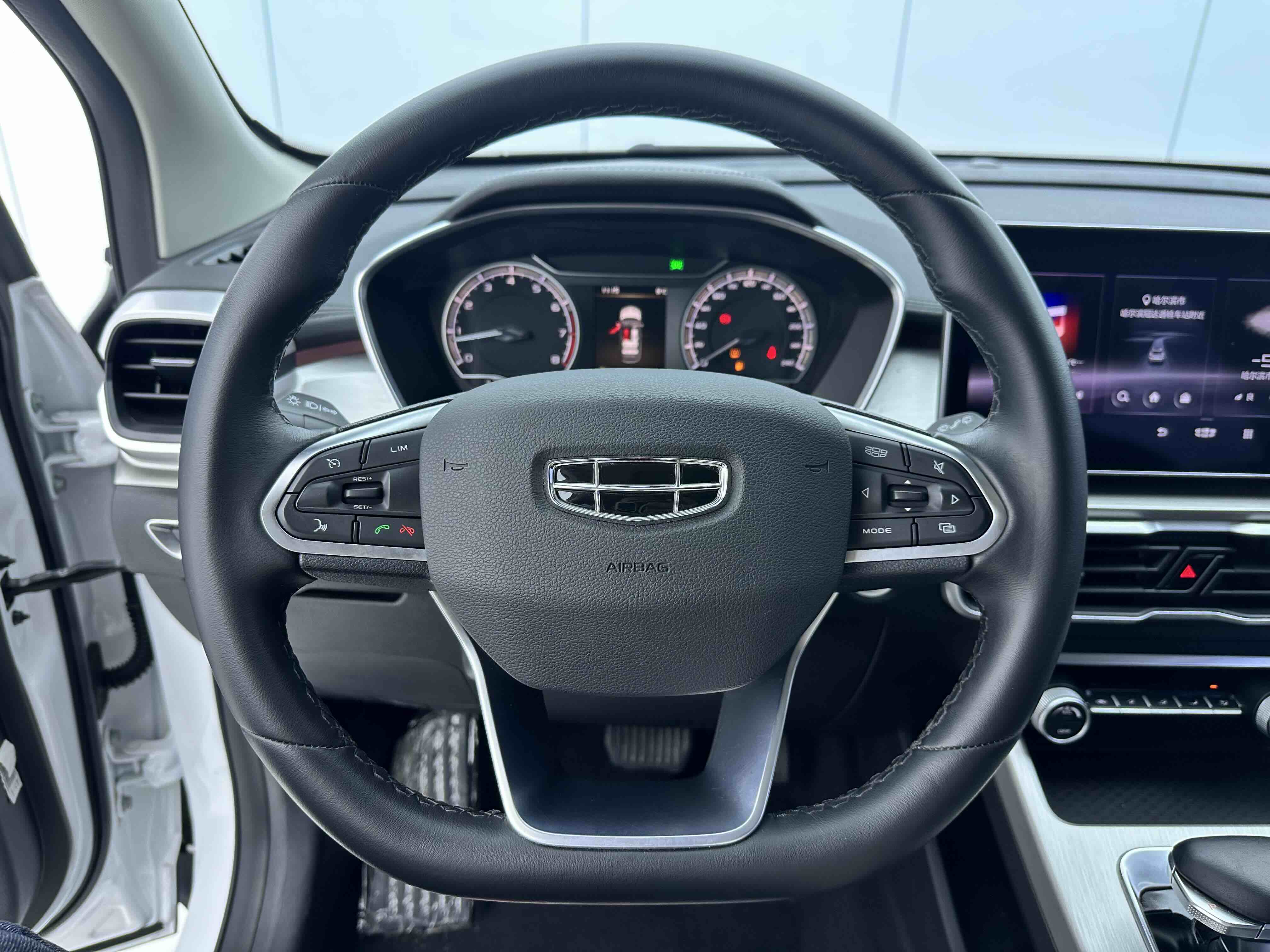 GEELY Coolray 2022 #22 GEELY Coolray 2022 car image #22