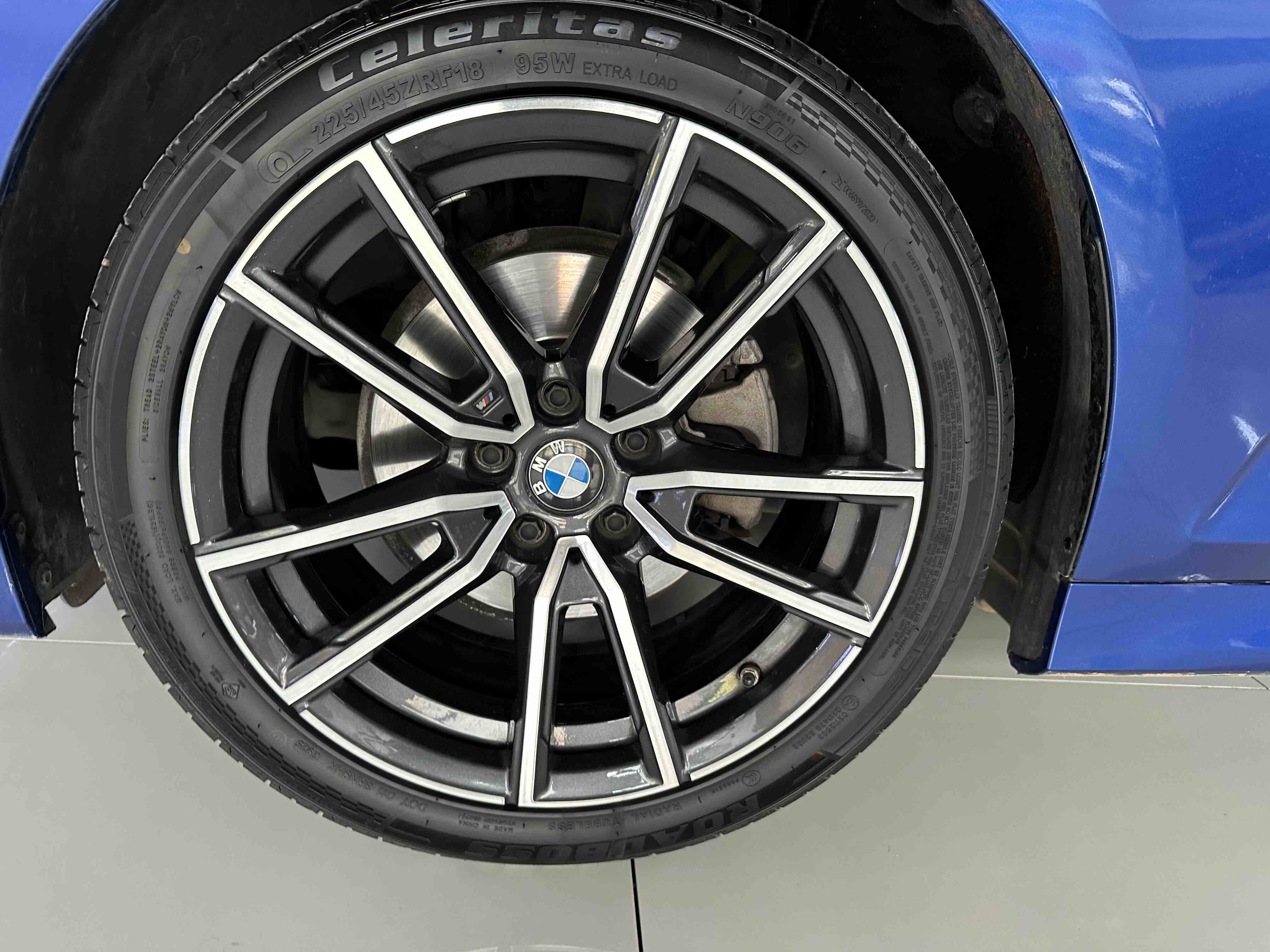 BMW 3 Series 2022 car image #22