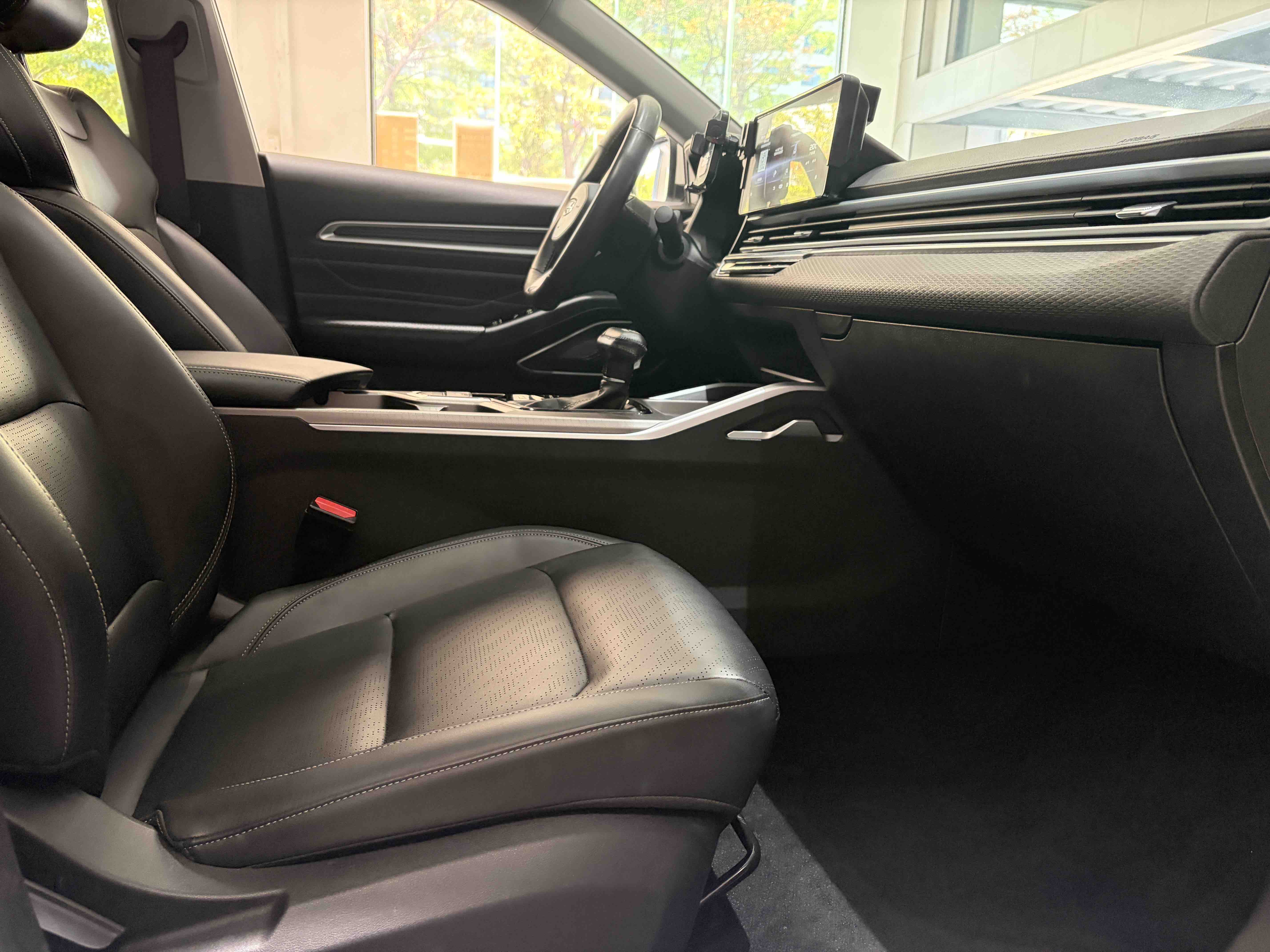 GEELY Emgrand 2022 car image #22
