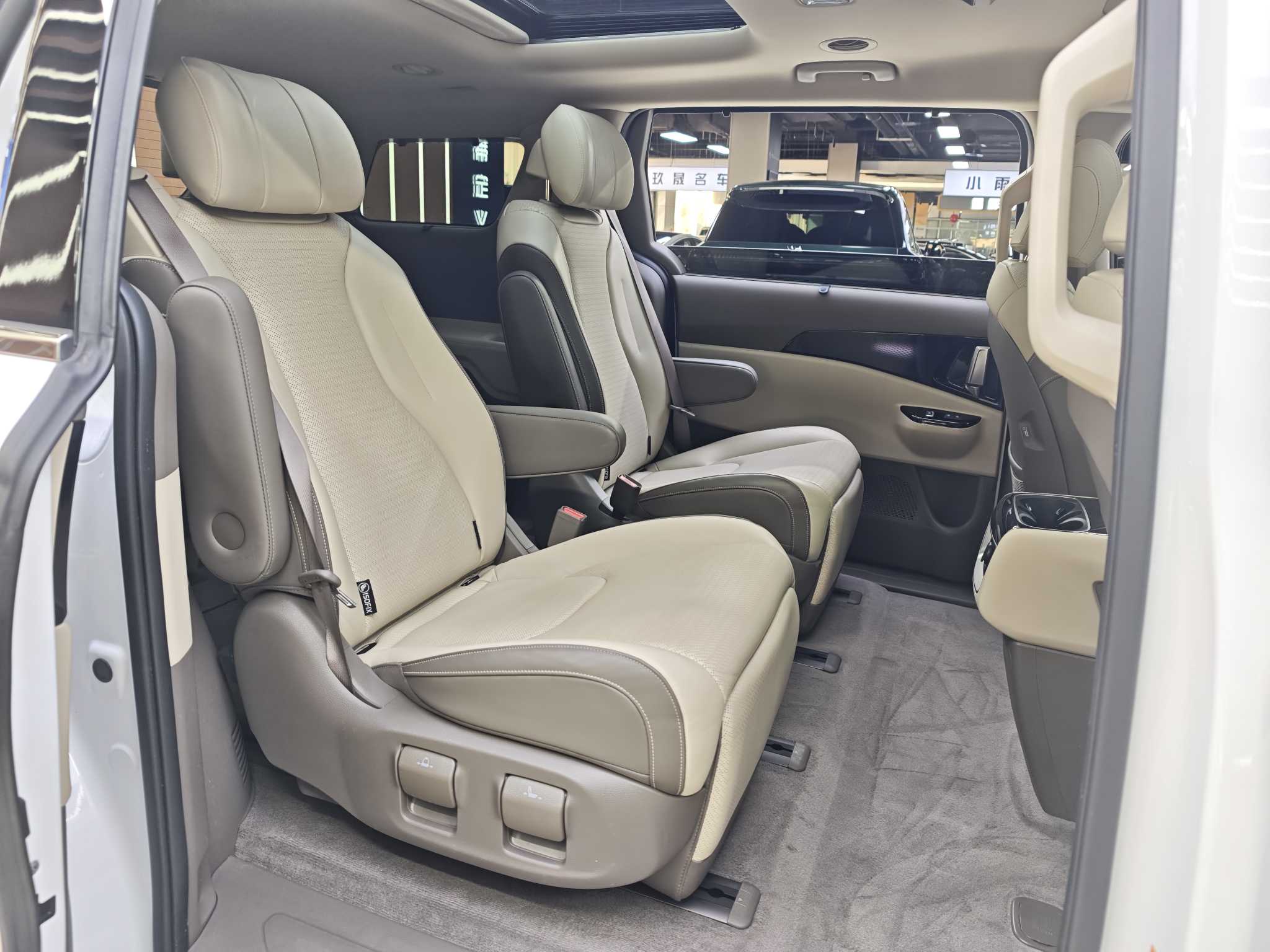 Kia Carnival 2022 immagine di auto #22