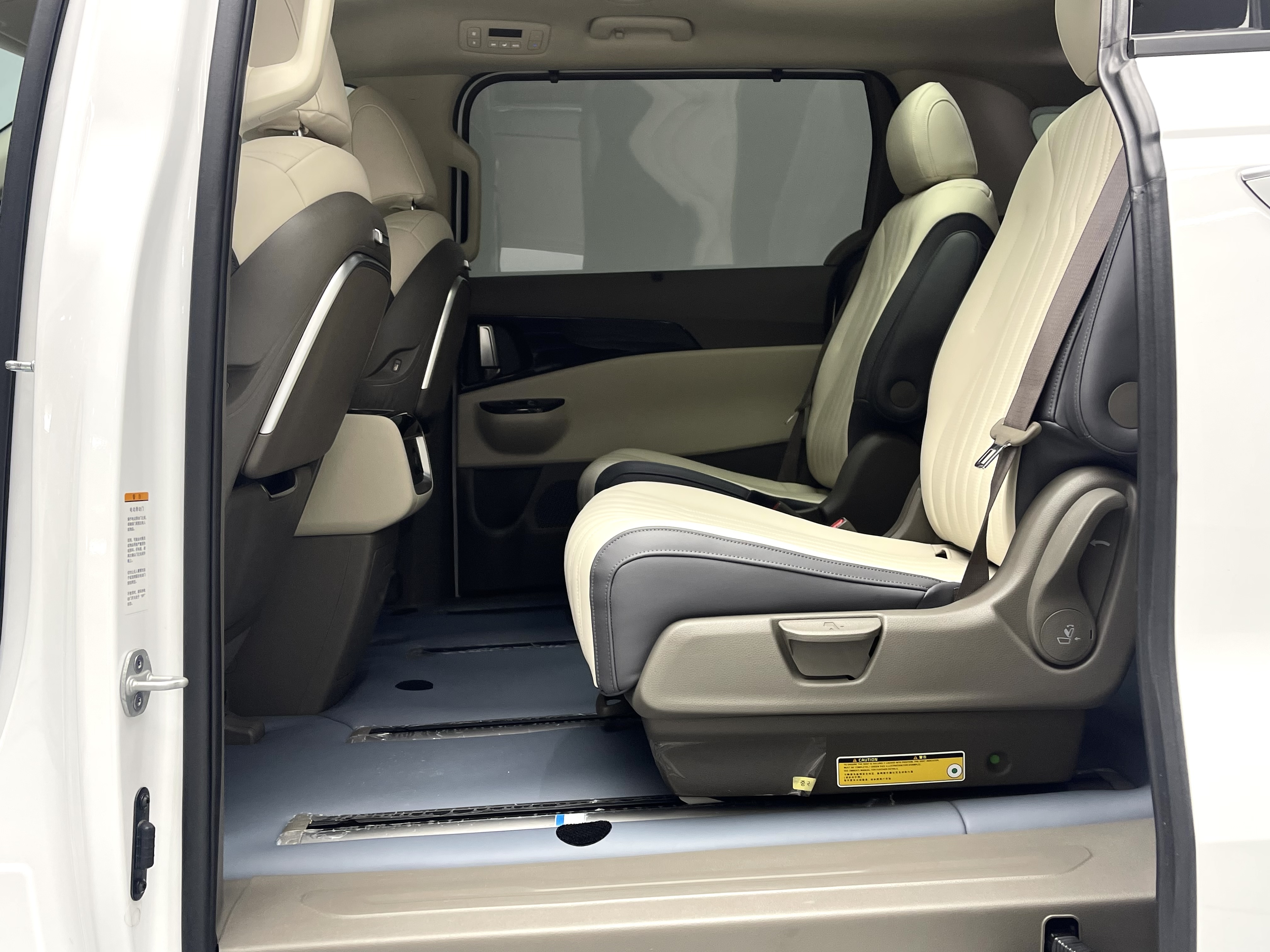 Kia Carnival 2024 immagine di auto #22