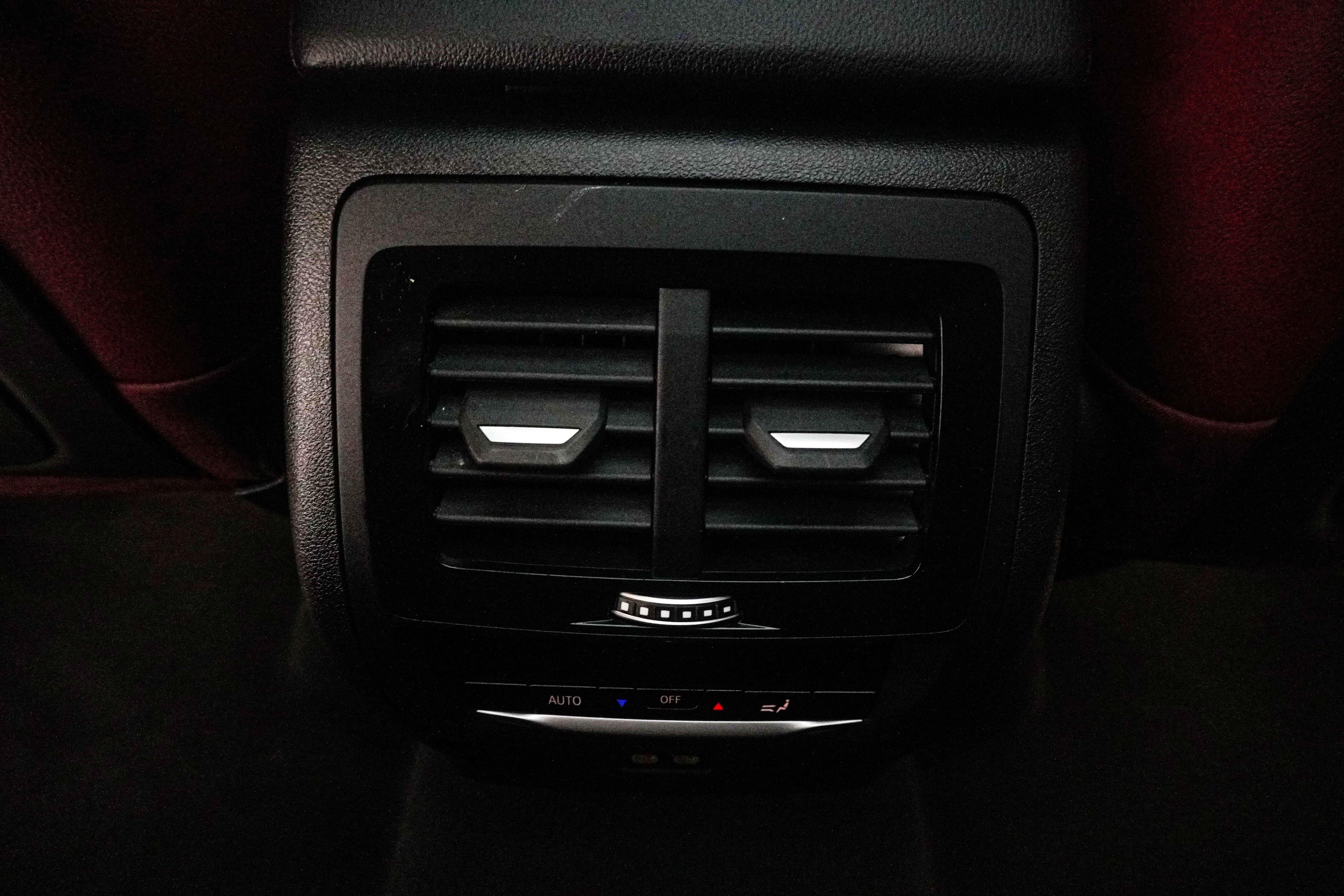 BMW X4 2023 immagine di auto #22