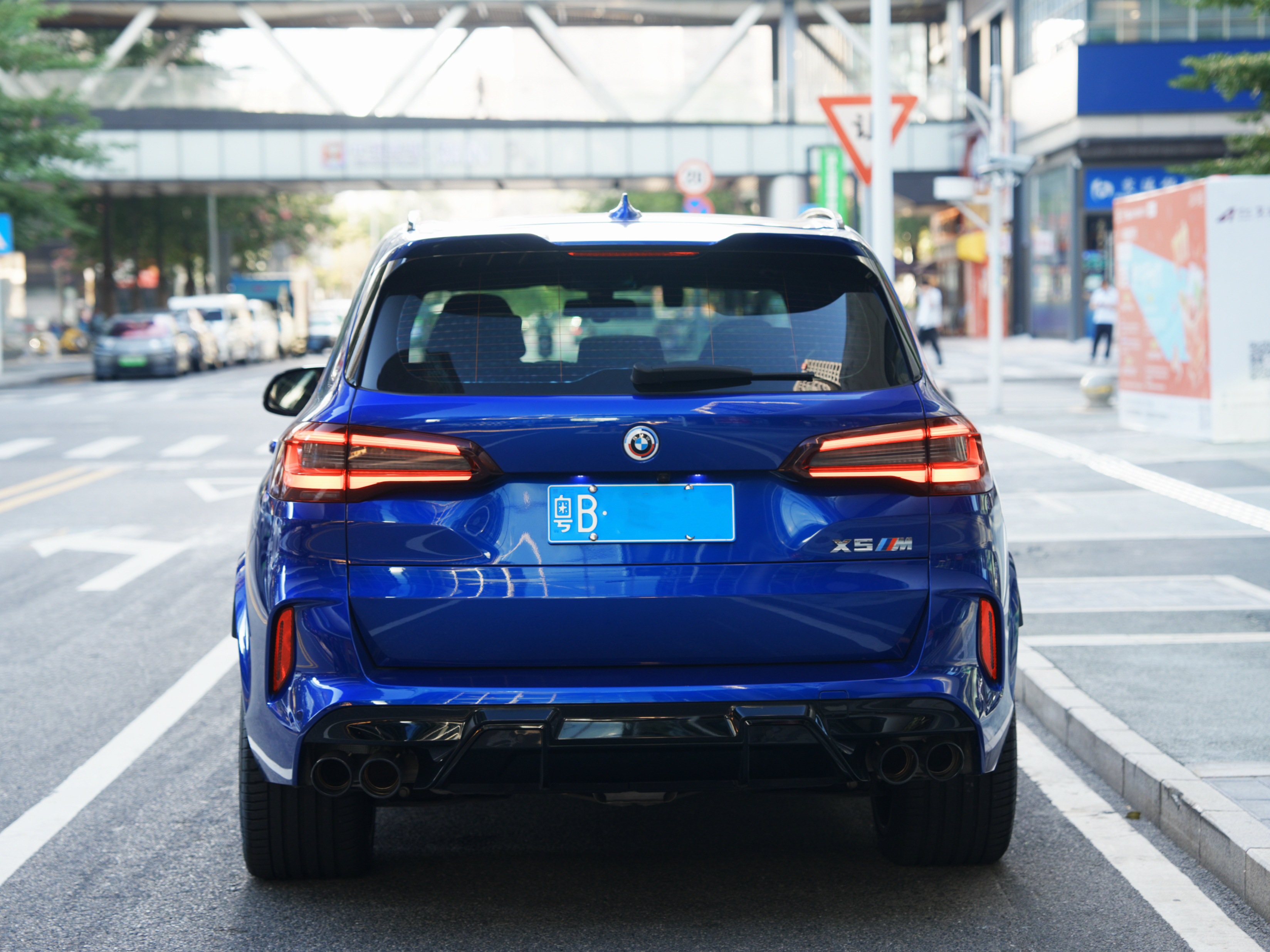 BMW X5 M 2023 immagine di auto #22