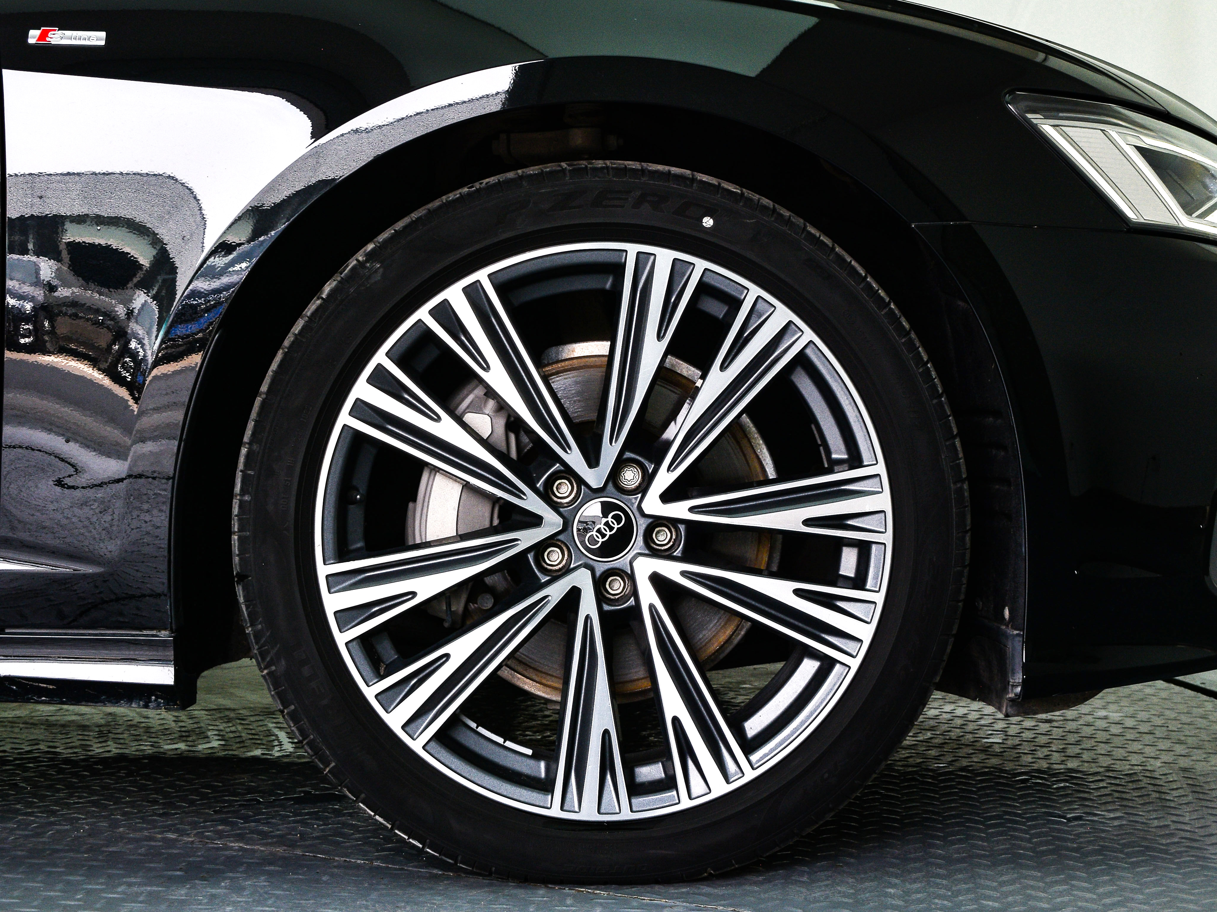 Audi A6L 2022 car image #22