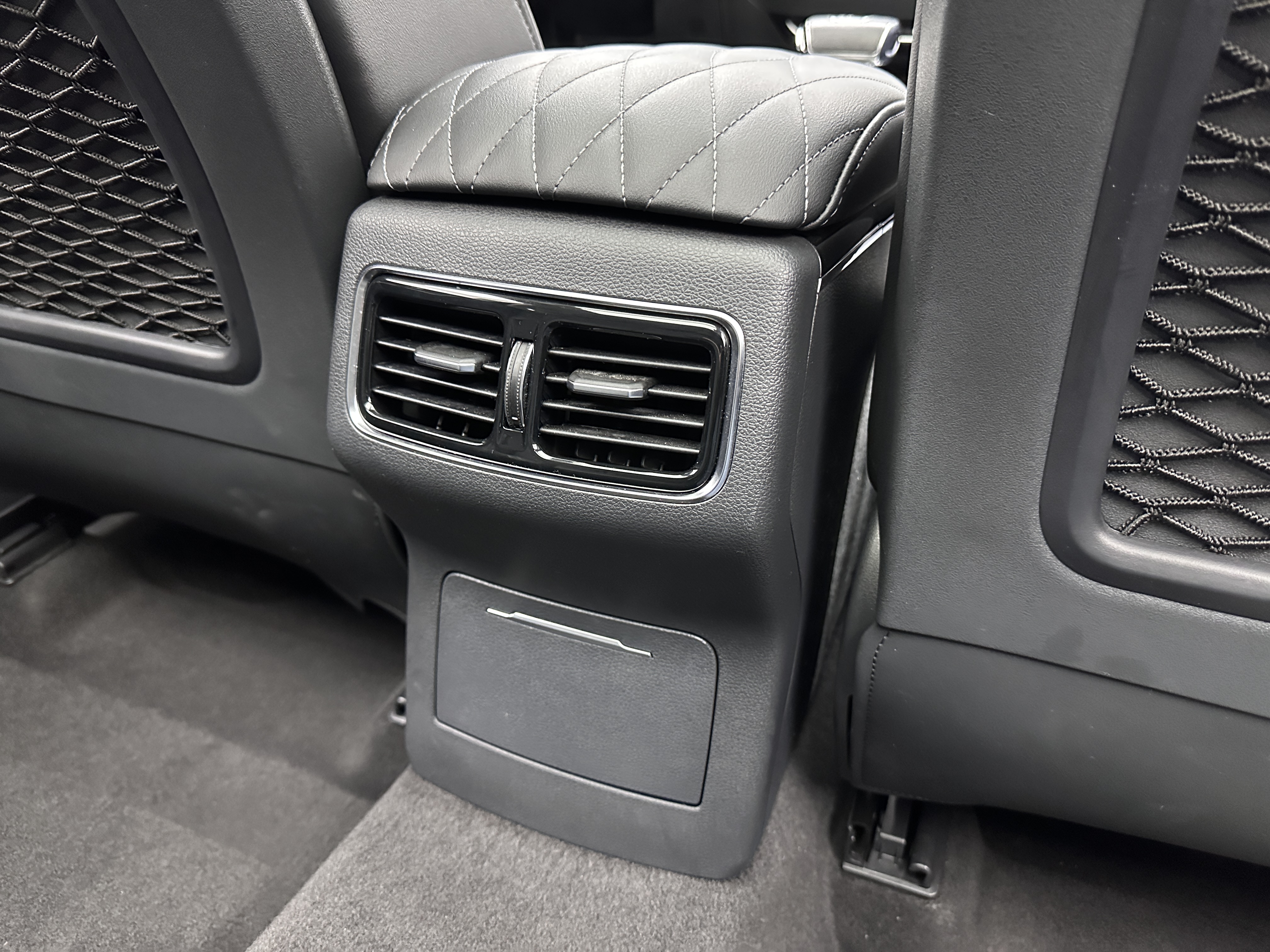 HongQi HS5 2023 car image #22