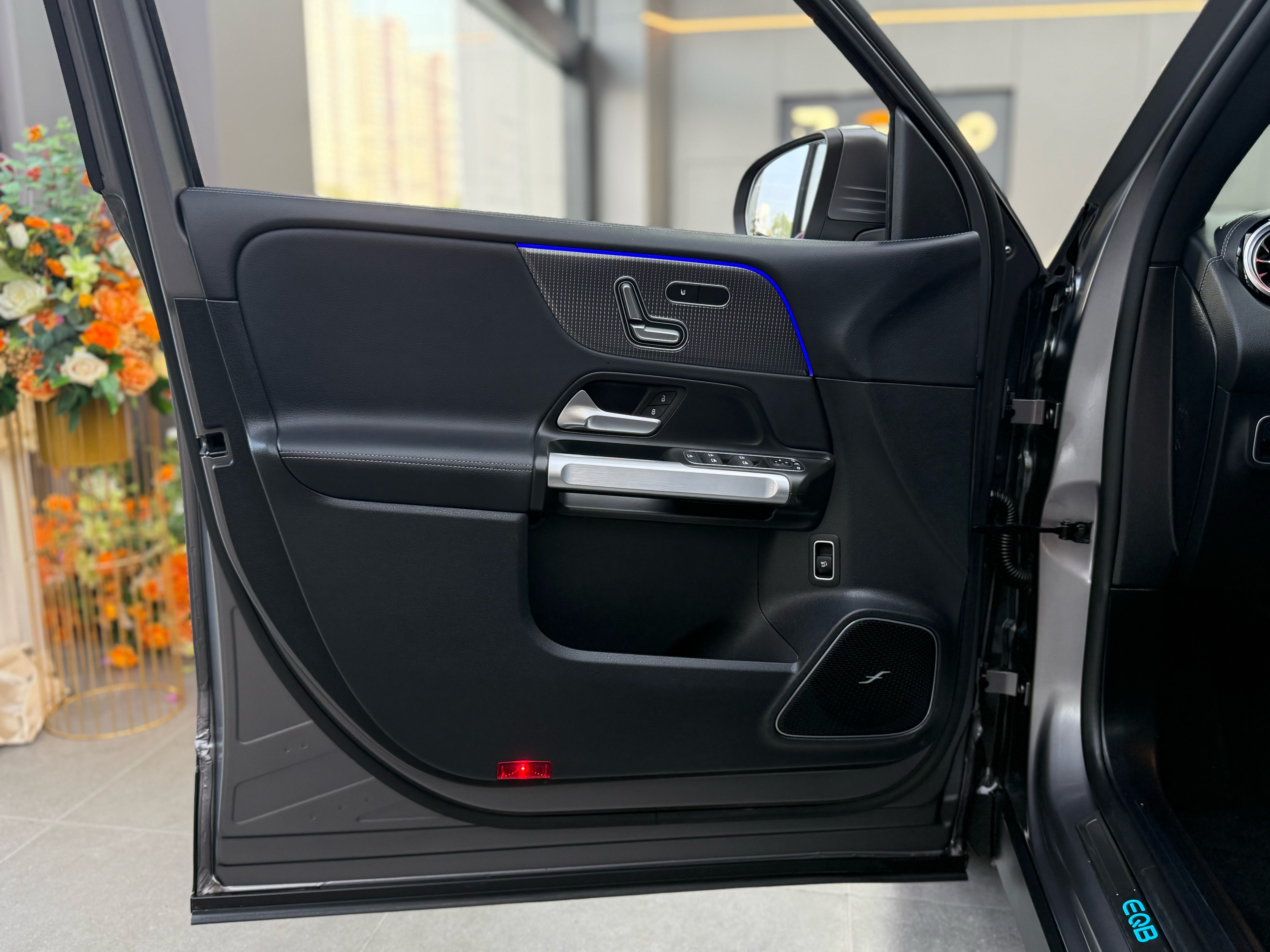 Mercedes-Benz EQB Class 2022 #22 Mercedes-Benz EQB Class 2022 immagine di auto #22