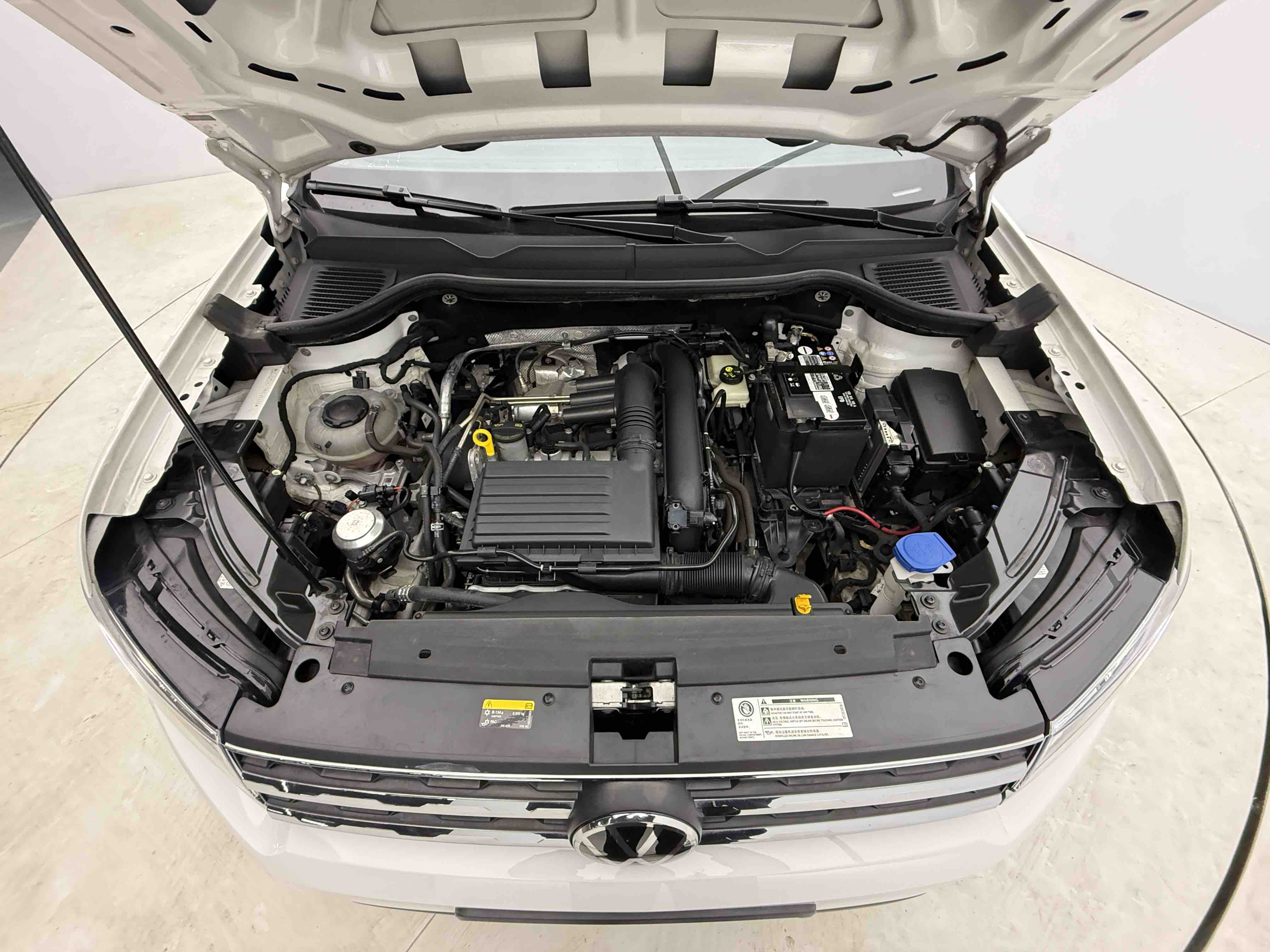 Volkswagen Tharu 2022 immagine di auto #22