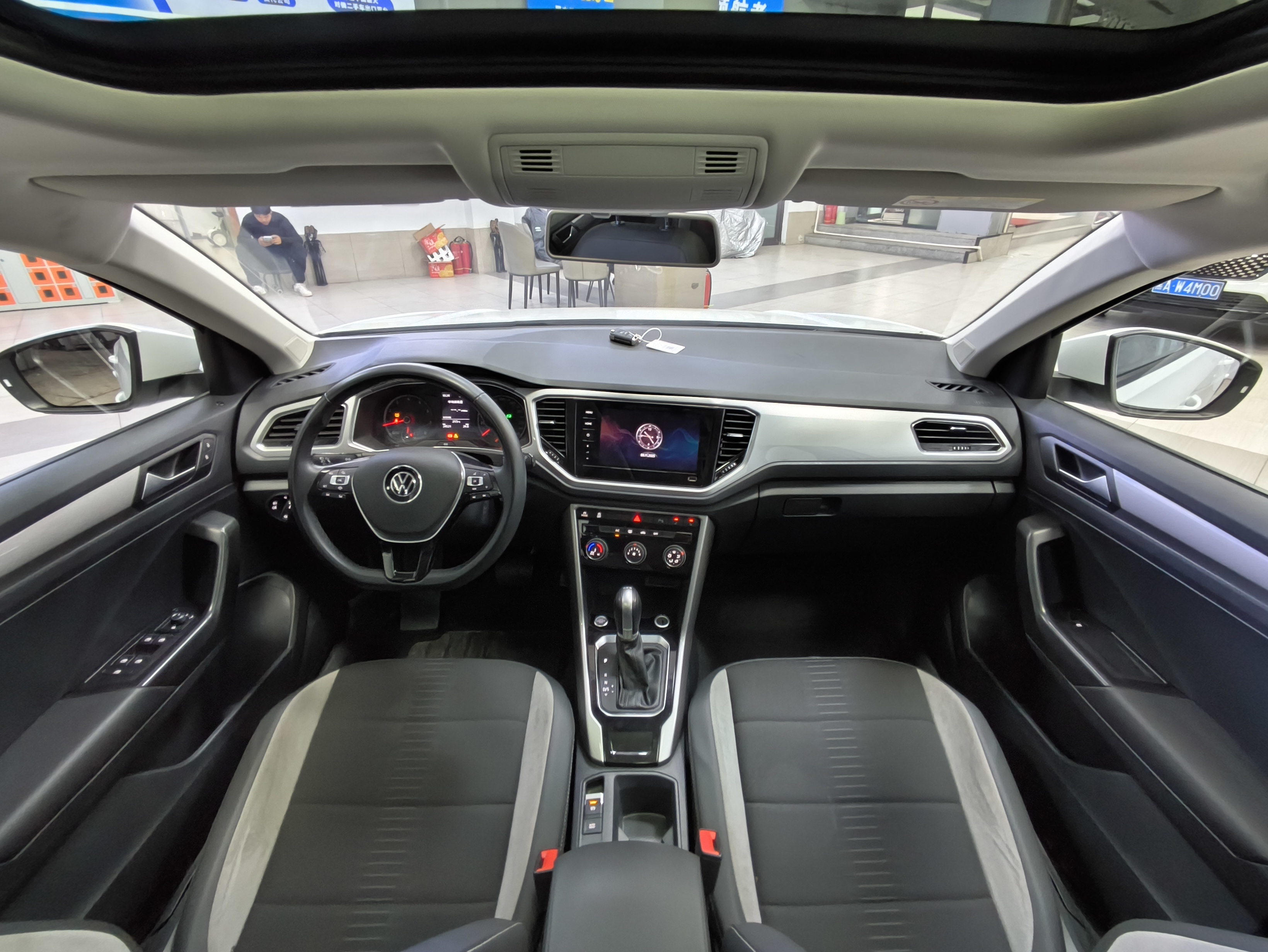 Volkswagen T-Roc 2022 car image #22