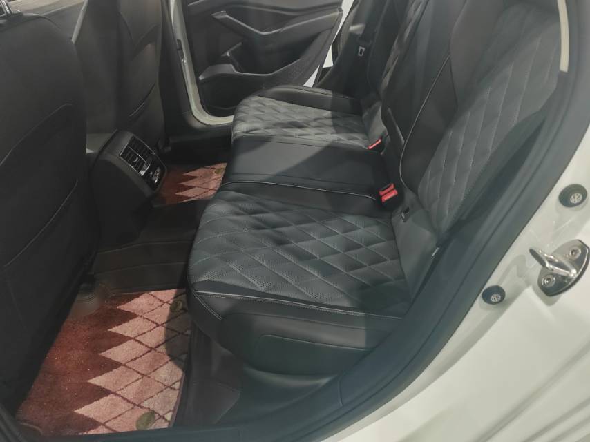 Volkswagen Sagitar 2022 car image #22