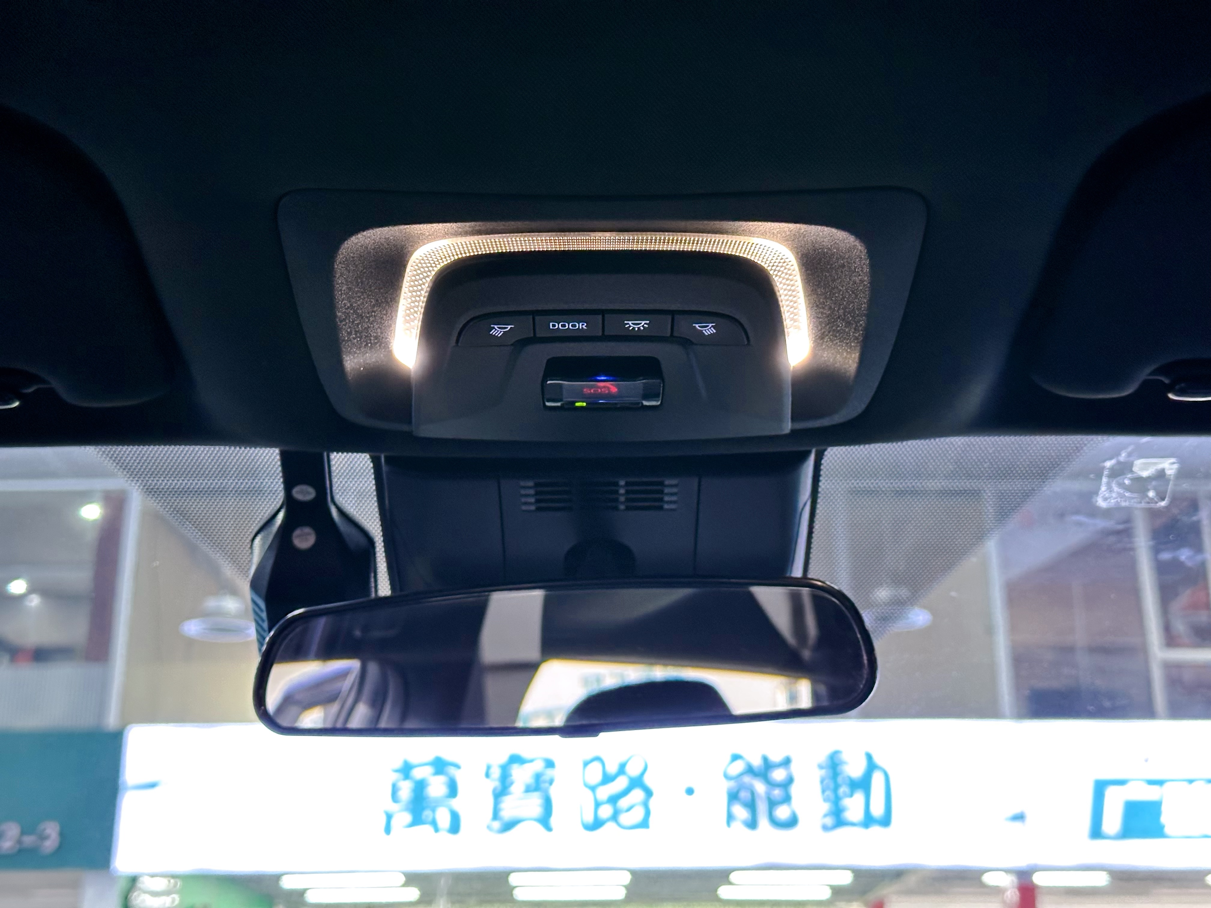 Toyota bZ4X 2023 immagine di auto #22