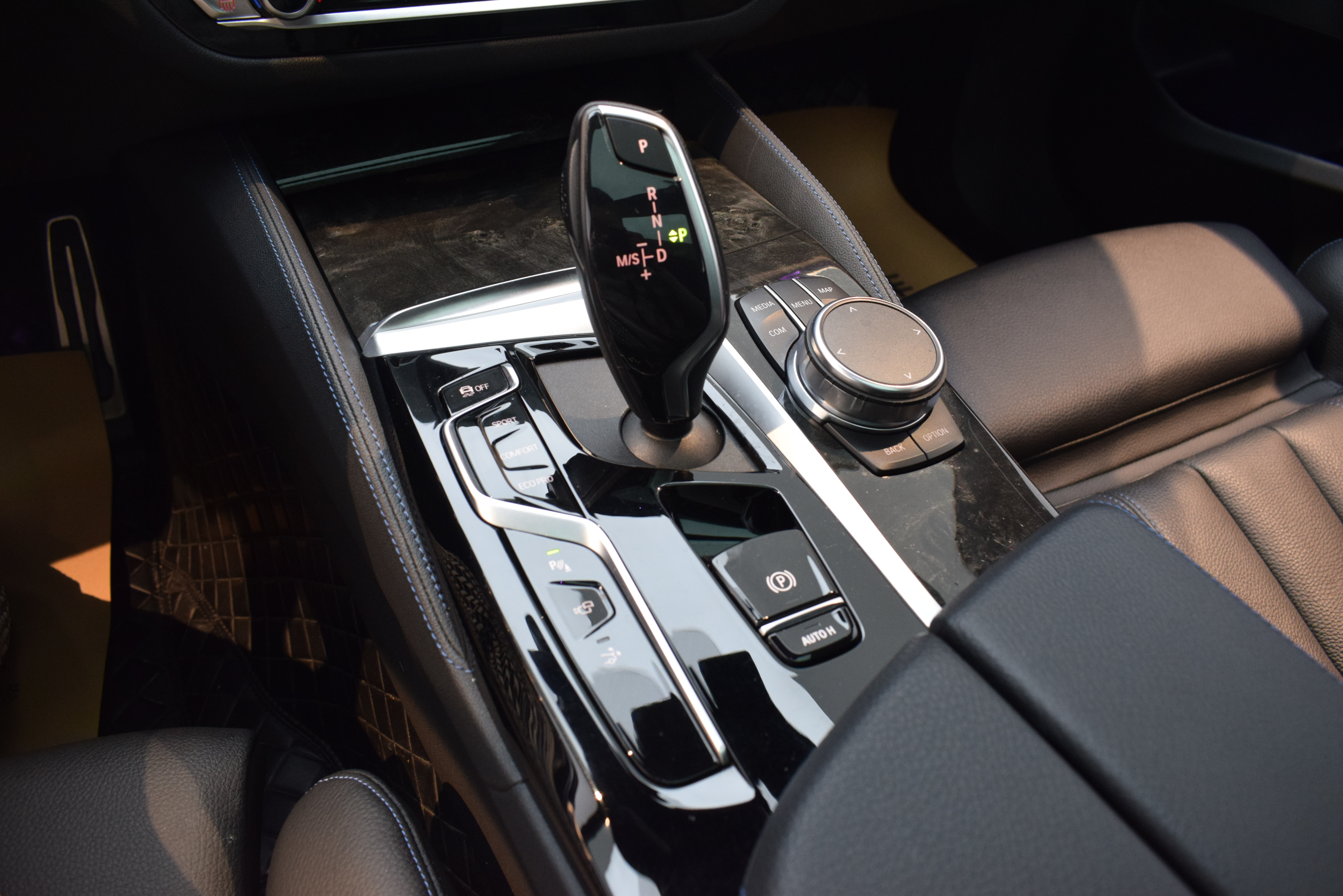 BMW 6 Series GT 2023 car image #22