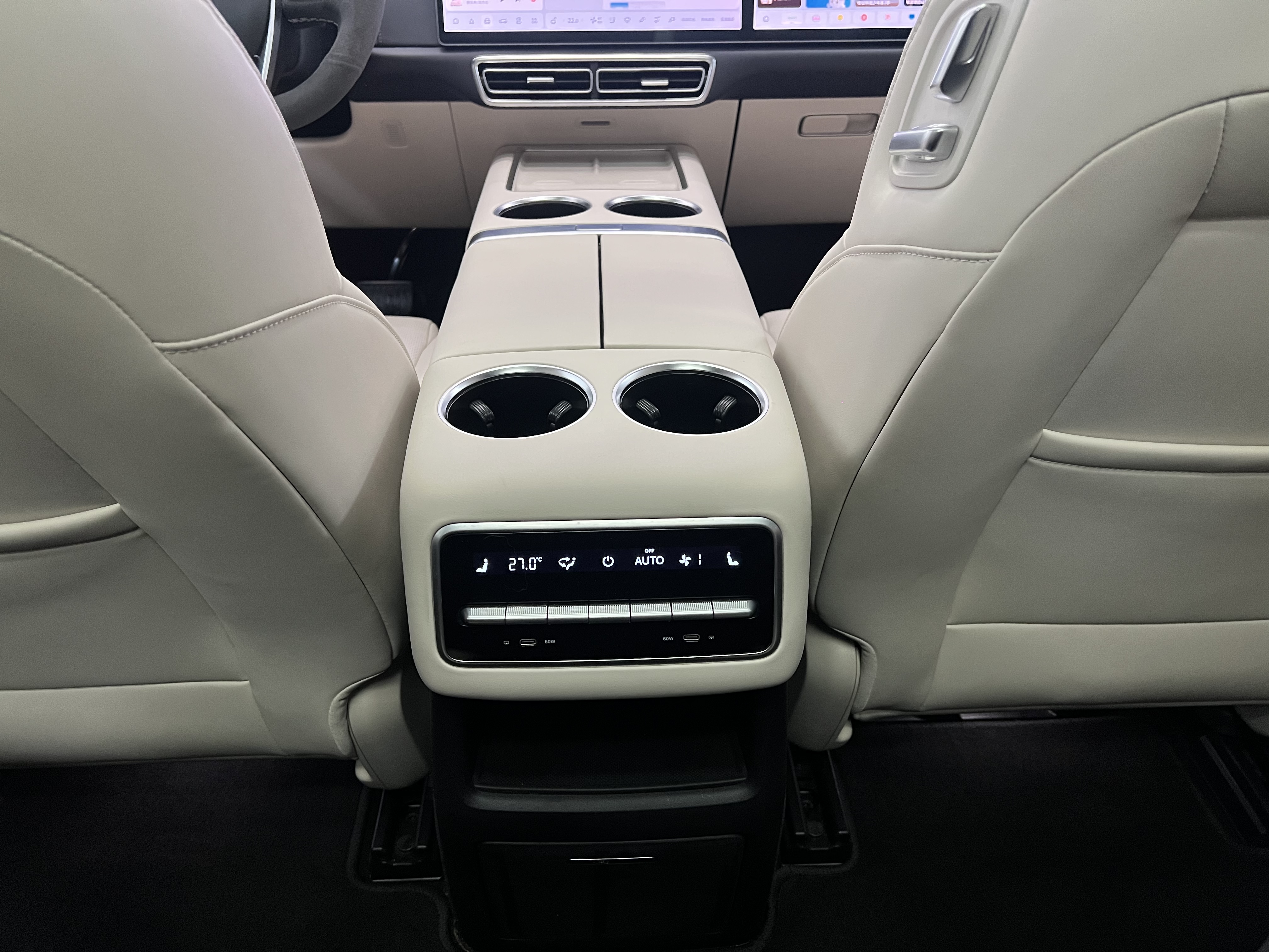 Li L8 2023 изображение автомобиля #22