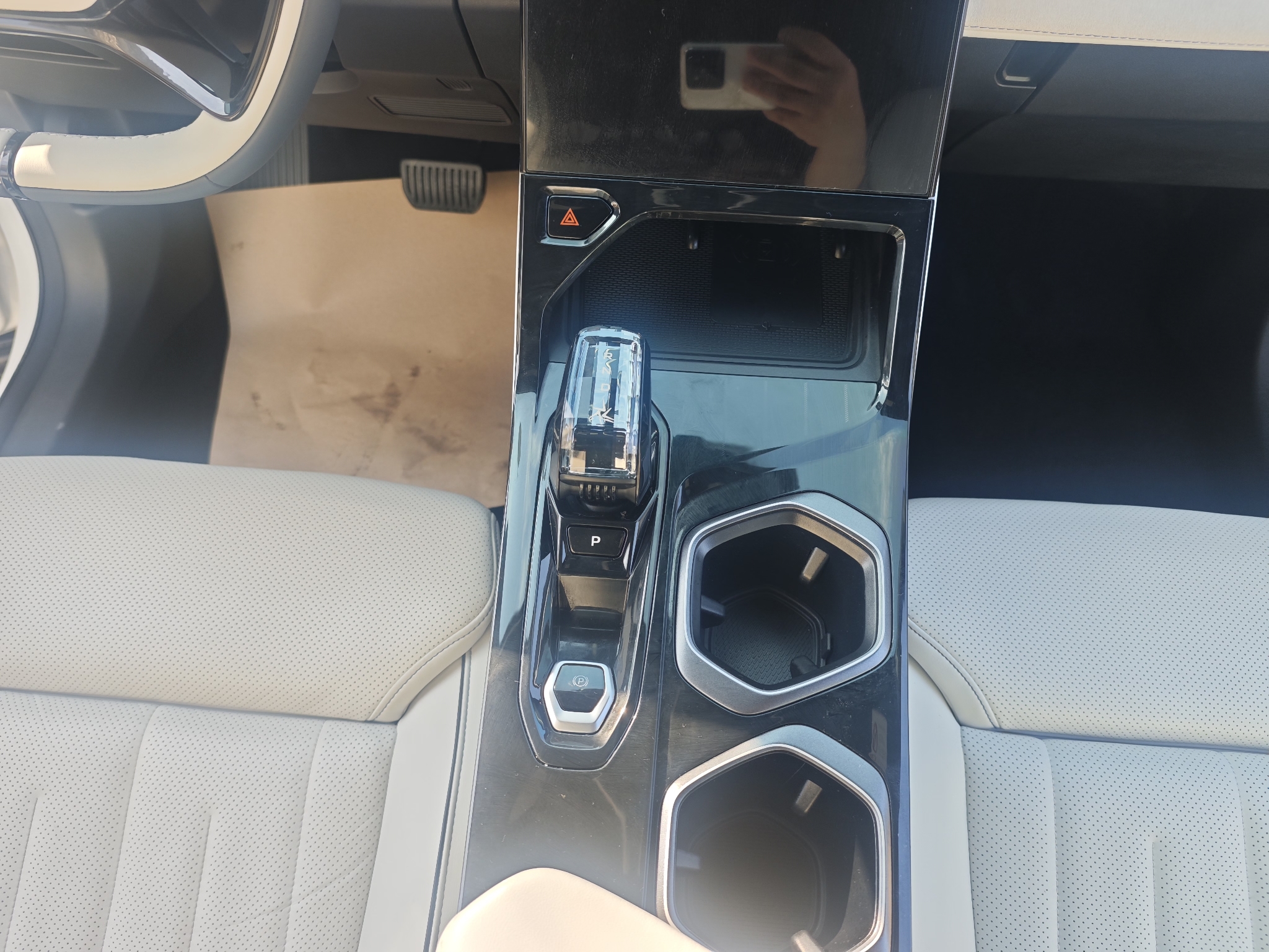 GEELY Boyue L 2023 car image #22