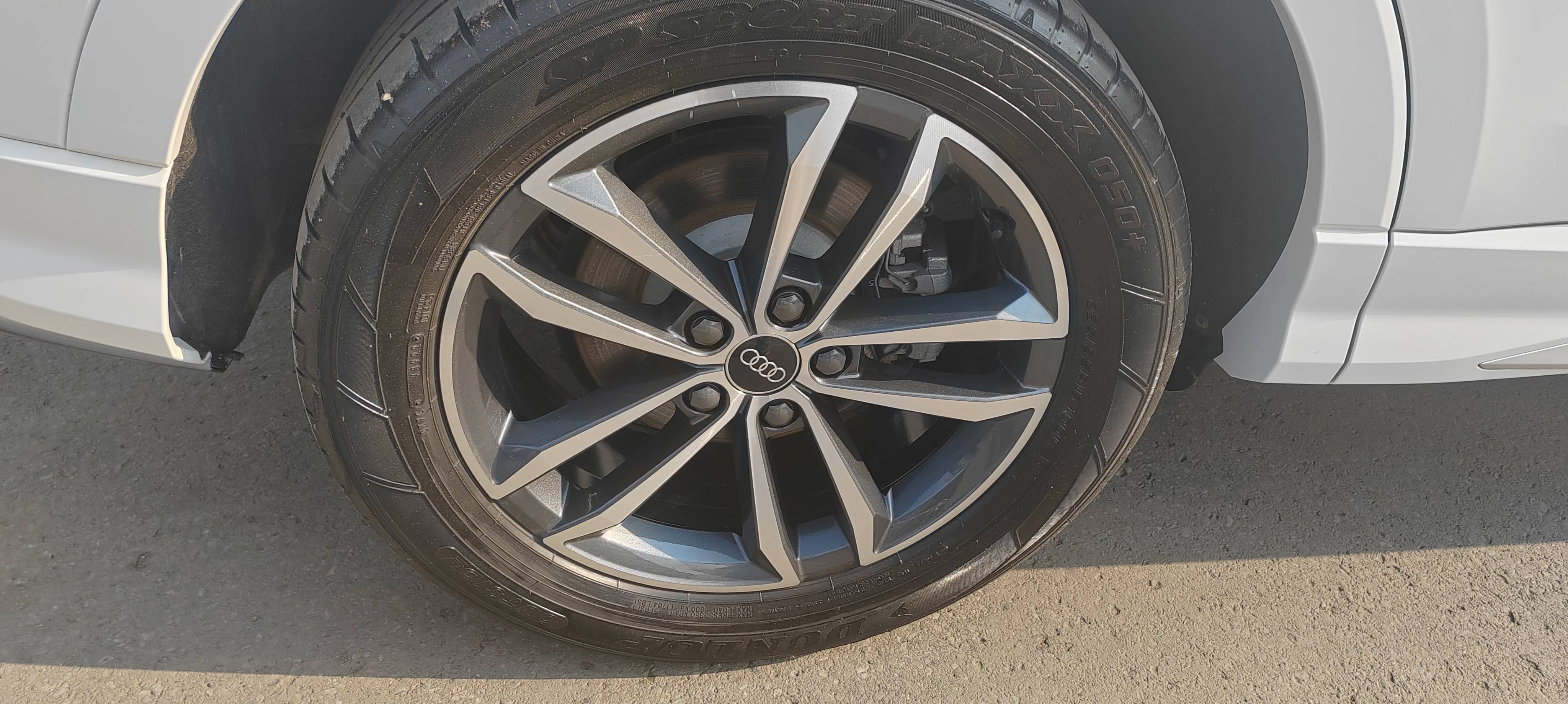 Audi Q3 2023 car image #22