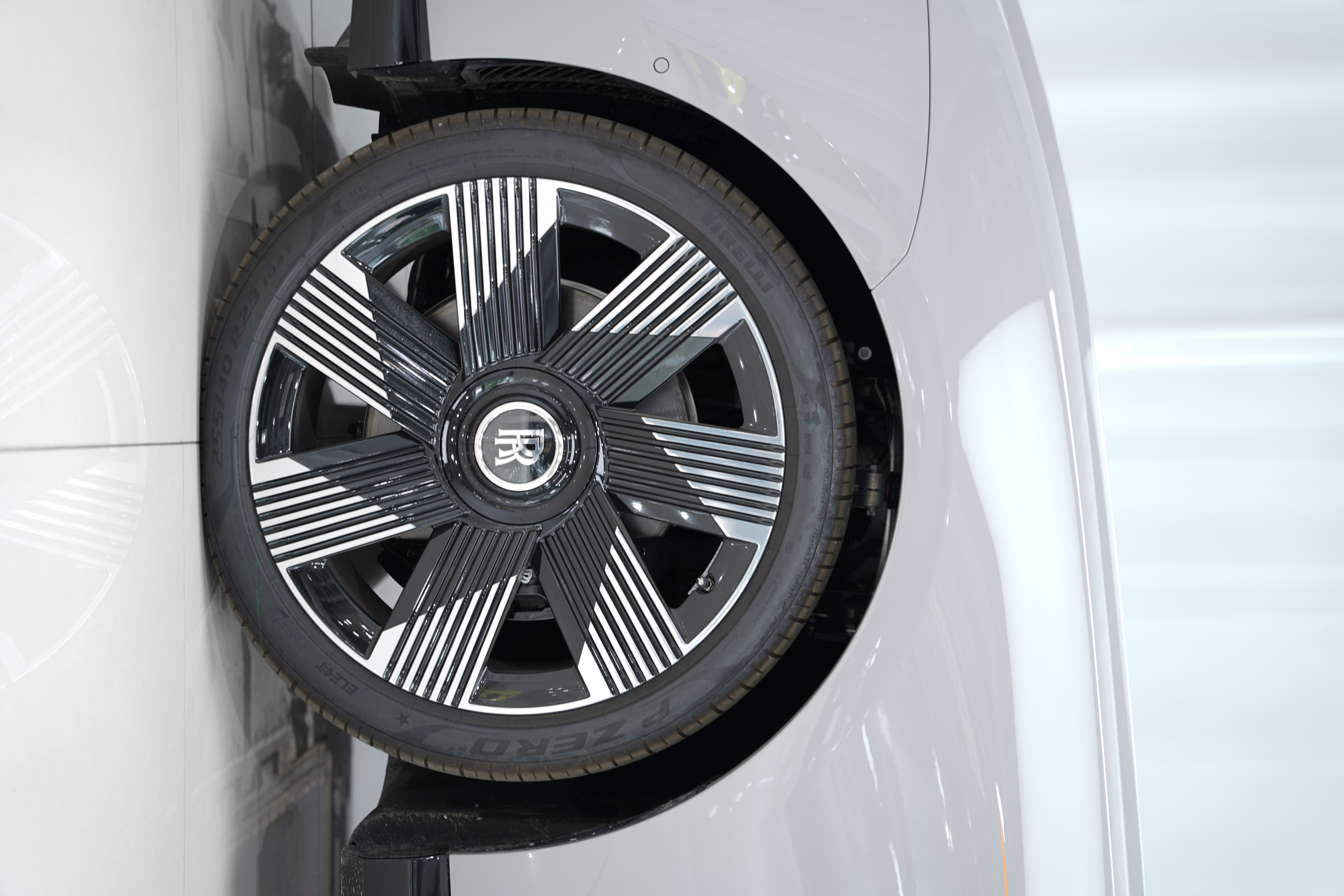 劳斯莱斯 闪灵 2025 #22 劳斯莱斯 闪灵 2025 汽车图片 #22