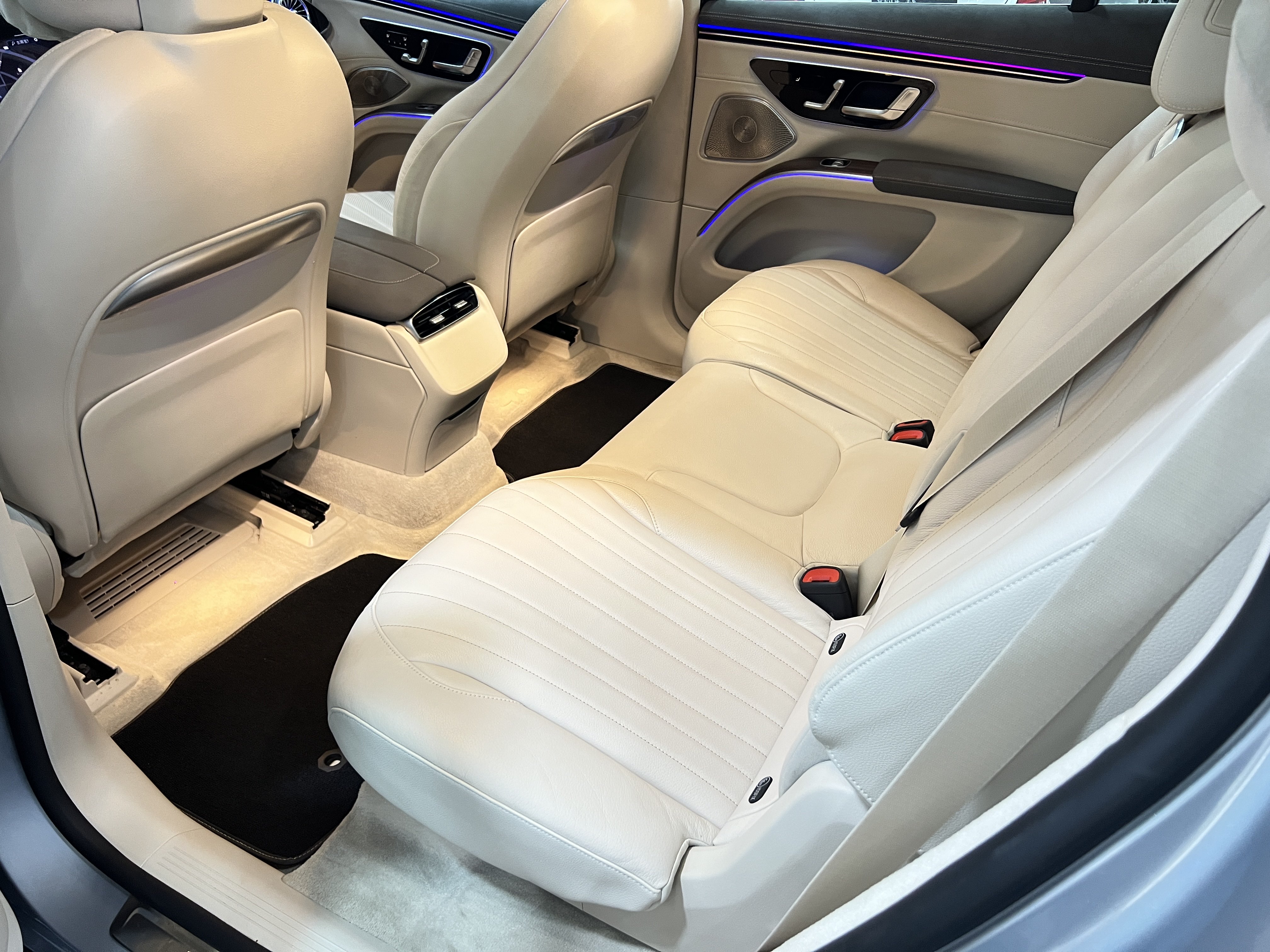 Mercedes-Benz EQS SUV 2023 car image #22