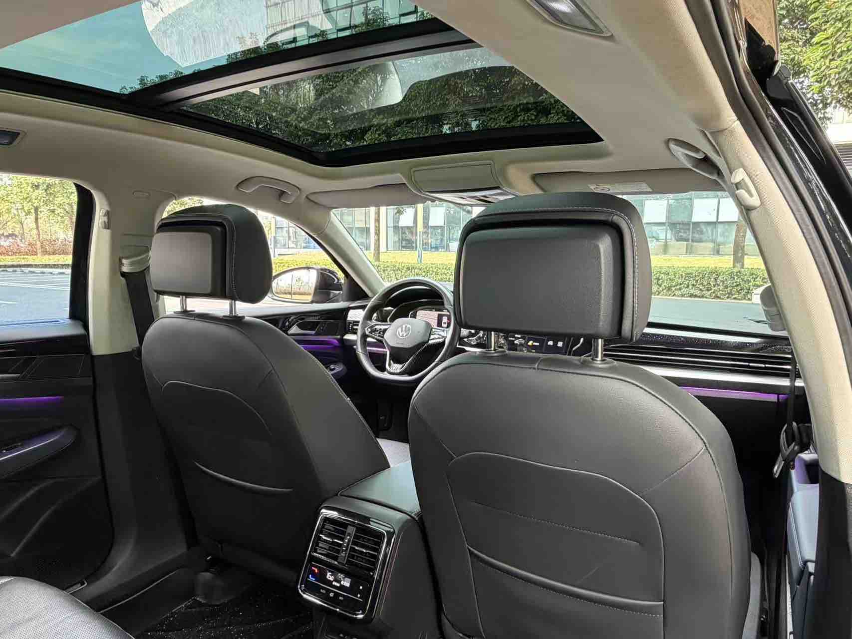 Volkswagen Passat 2023 car image #22