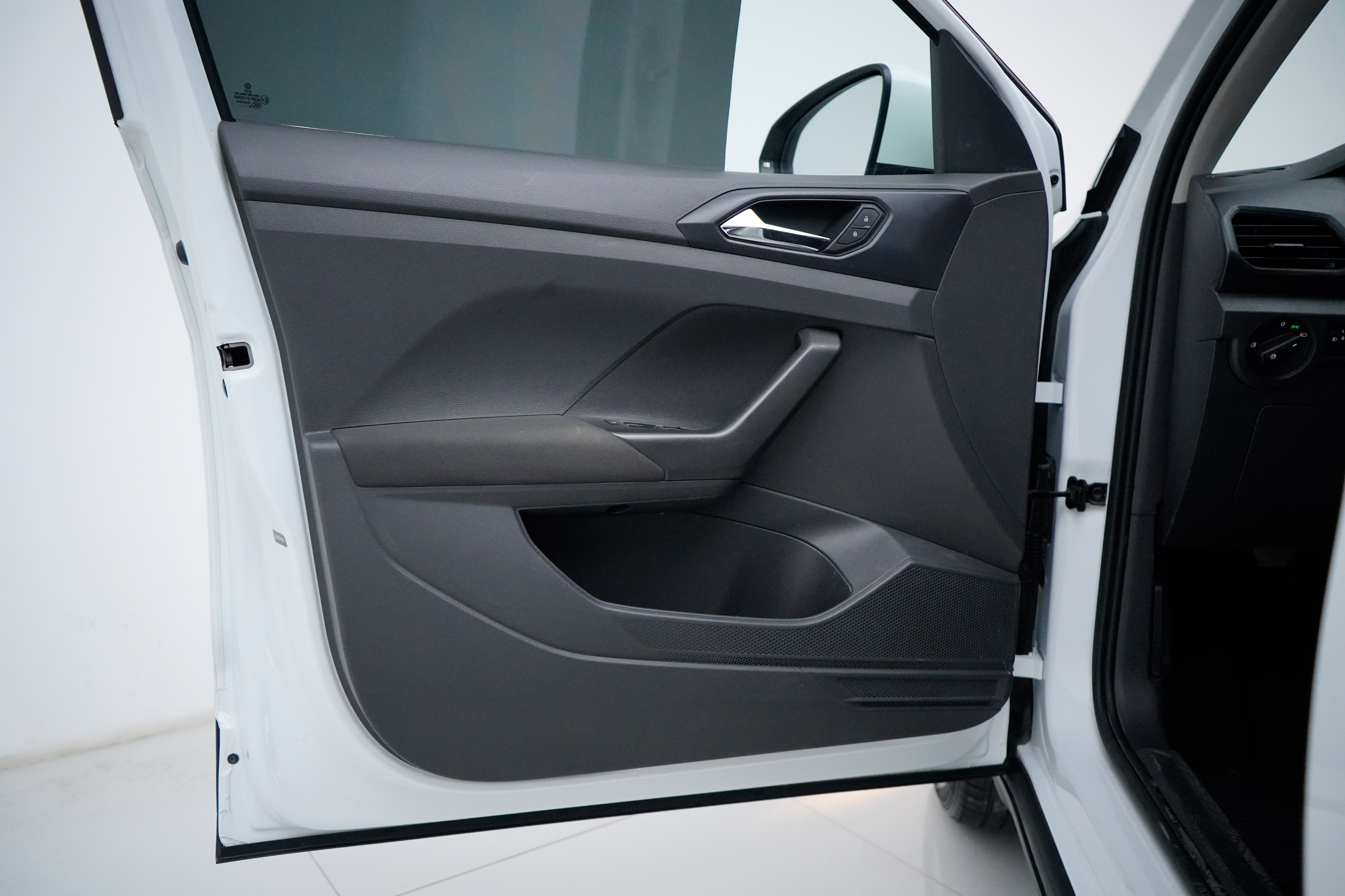 Volkswagen T-Cross 2023 #22 Volkswagen T-Cross 2023 car image #22