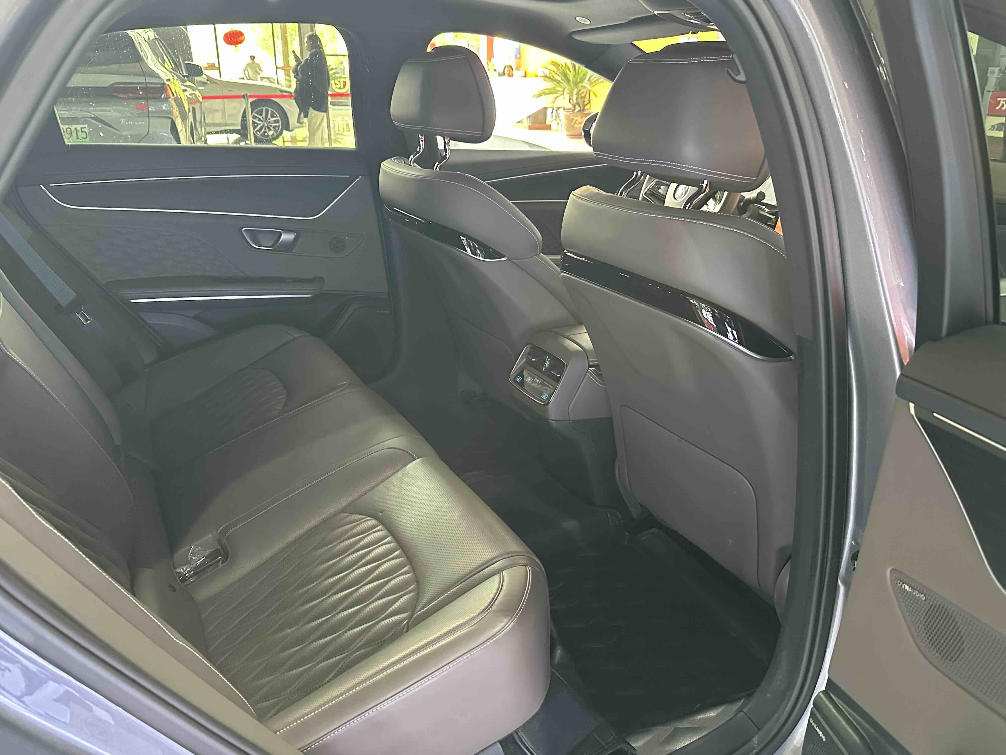 BYD Han 2023 car image #22