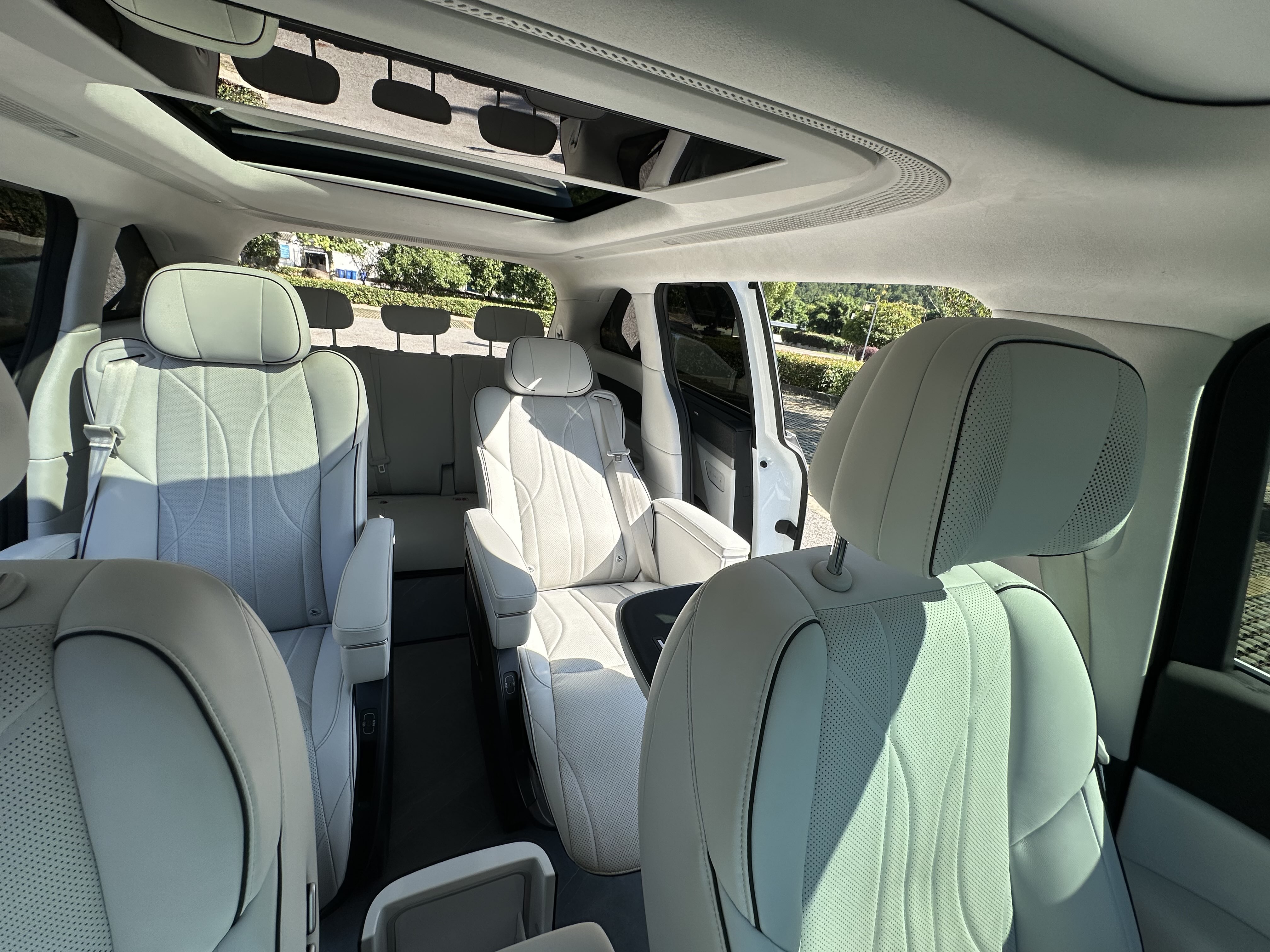 Xpeng X9 2024 immagine di auto #22